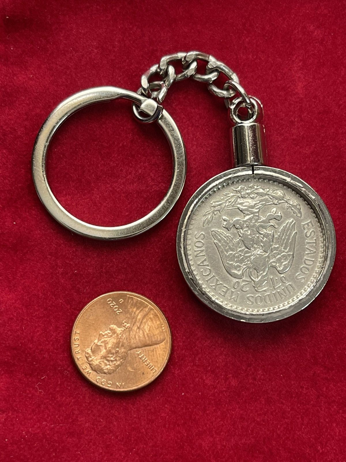 Vintage Silver coin keychain Size ONE SIZE - 2 Thumbnail