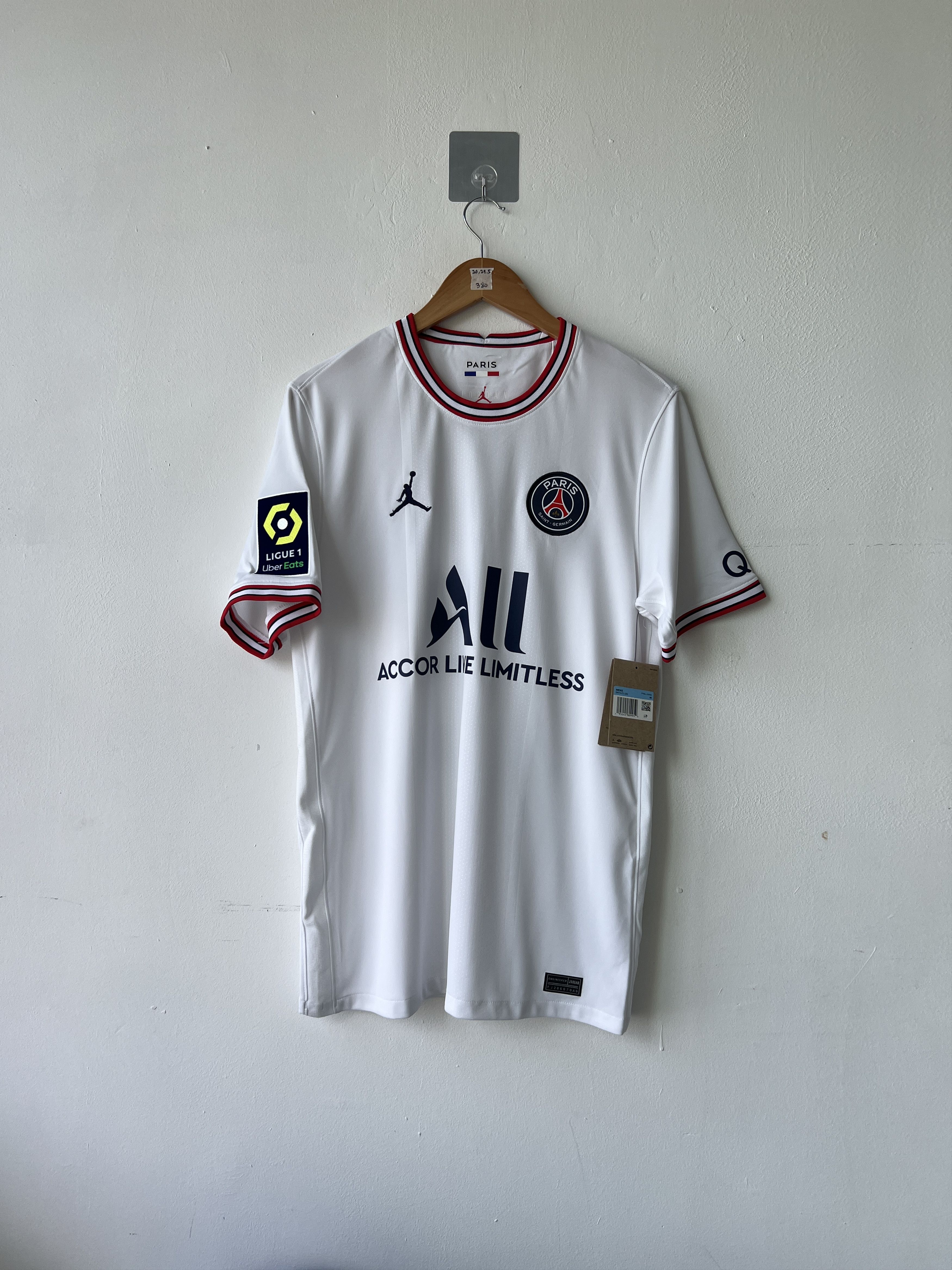 Nike (M) PSG 2021-22 Fourth Kit Mbappe #7 (NEW) Size US M / EU 48-50 / 2 - 2 Thumbnail