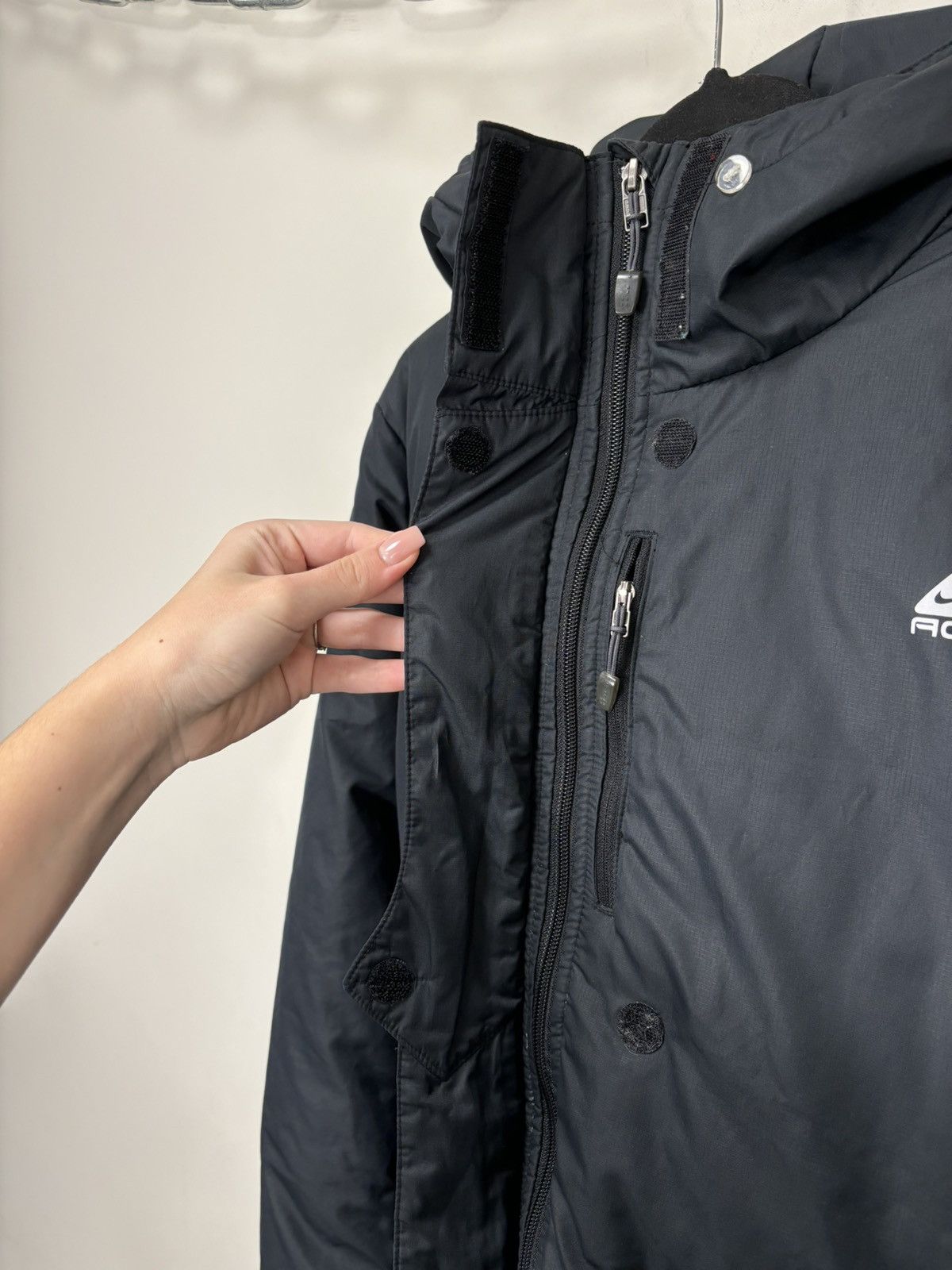 Nike Vintage Nike ACG 550 Outdoor Black Y2K Down Puffer Jacket Size US L / EU 52-54 / 3 - 11 Thumbnail