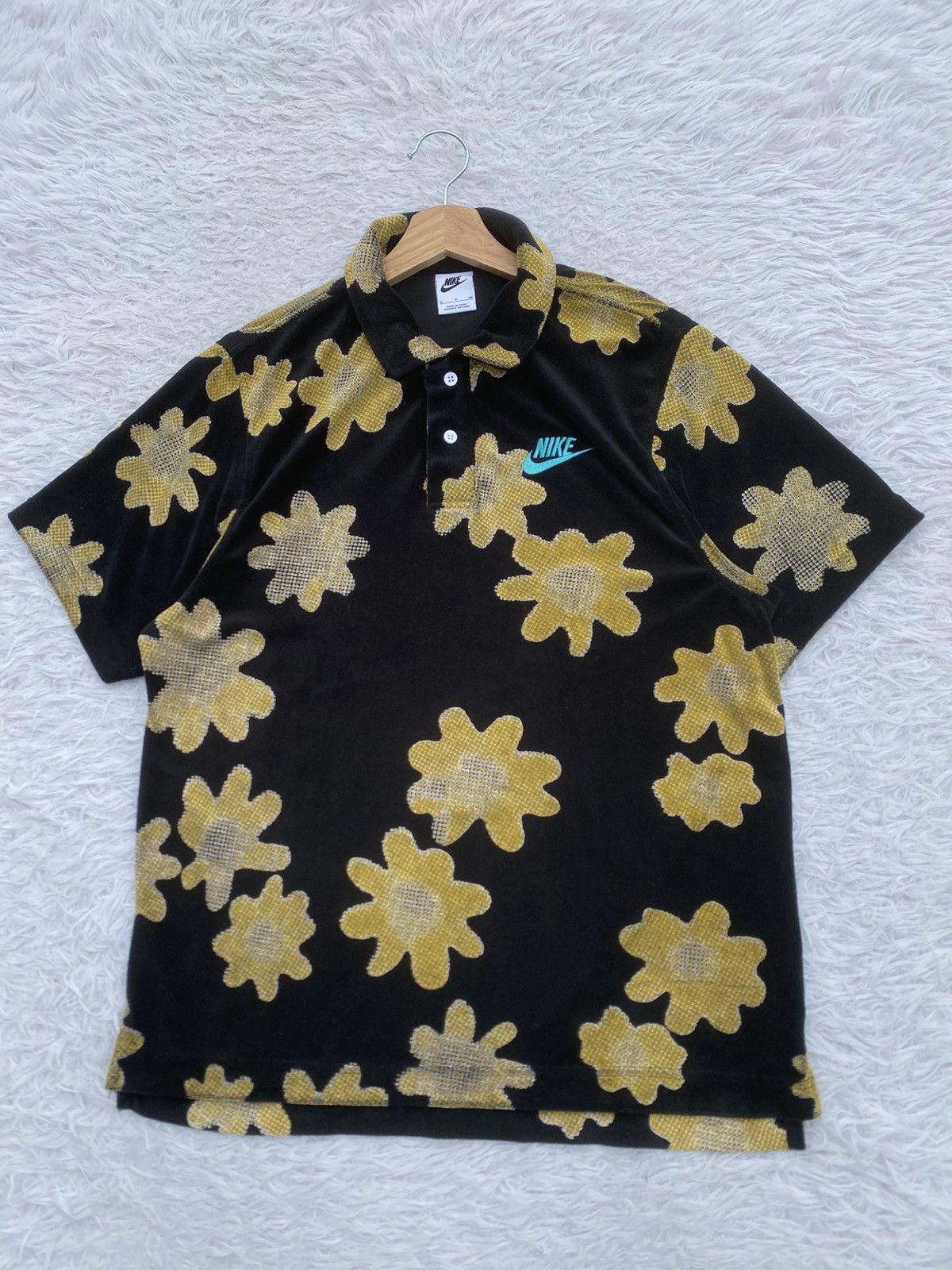 Nike Rare Nike Sportswear Men's Black Allover Flower Polo Shirt Size US M / EU 48-50 / 2 - 4 Thumbnail