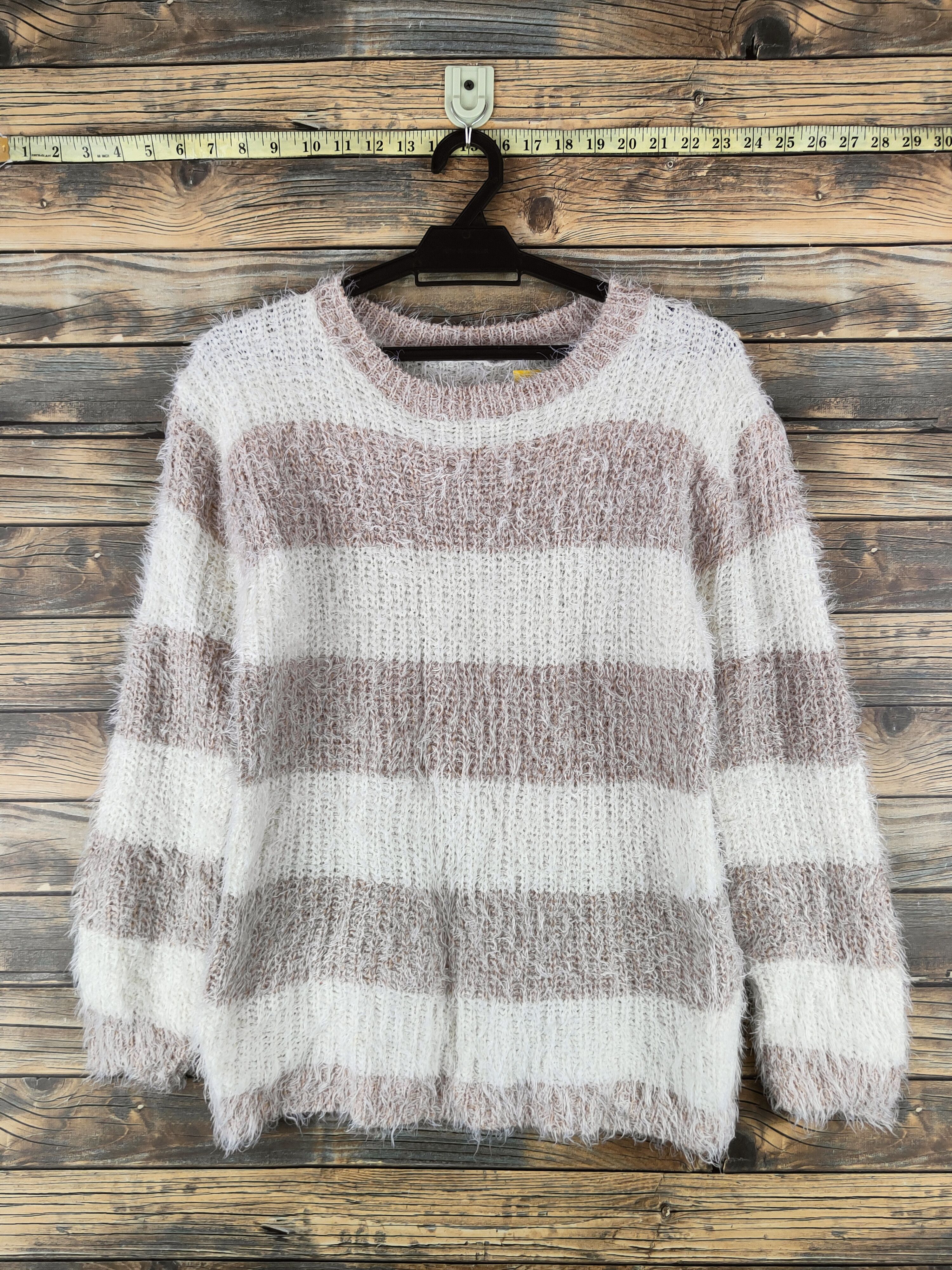 Japanese Brand DL A Lla Moda Beige Cream Fur Mohair Knitwear #46-444 Size M / US 6-8 / IT 42-44 - 1 Thumbnail