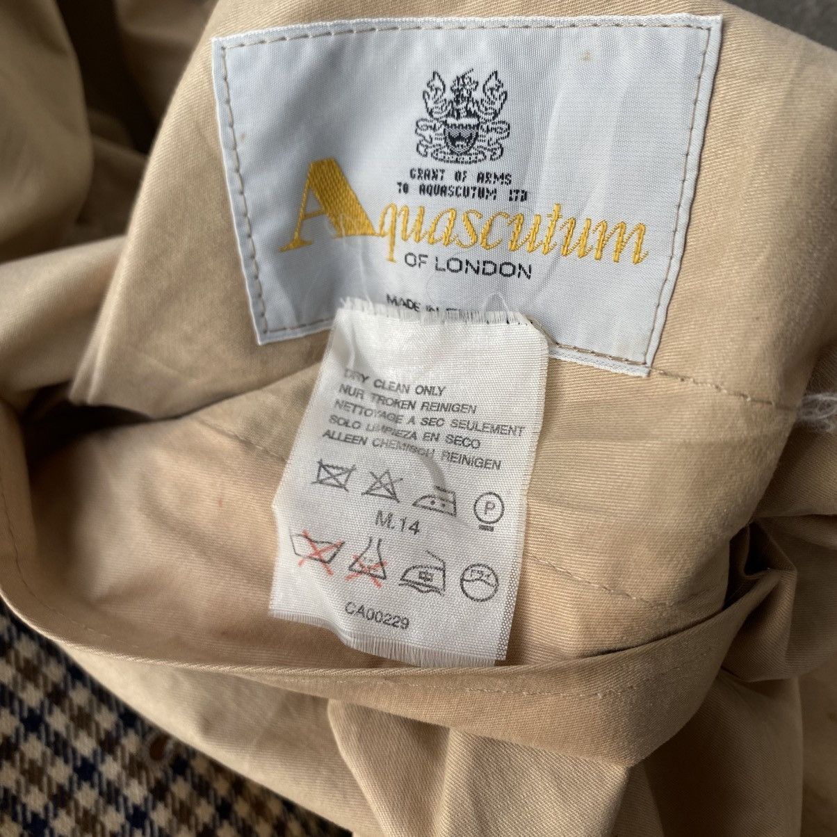Aquascutum Aquascutum Reversible Houndstooth Balmacaan & Beige Mac Coat Size XL / US 12-14 / IT 48-50 - 25 Thumbnail