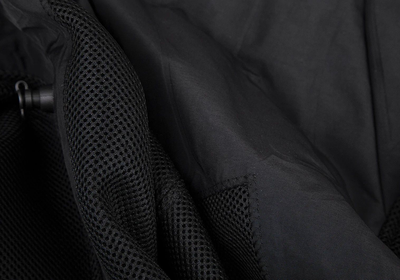 Issey Miyake Air Valve Mesh Design Bonding Jacket in Black 2 Size US M / EU 48-50 / 2 - 16 Thumbnail