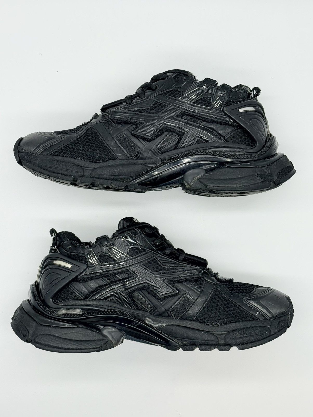 Balenciaga Size 9 - Balenciaga Runner Sneaker Black Size US 9 / EU 42 - 3 Thumbnail