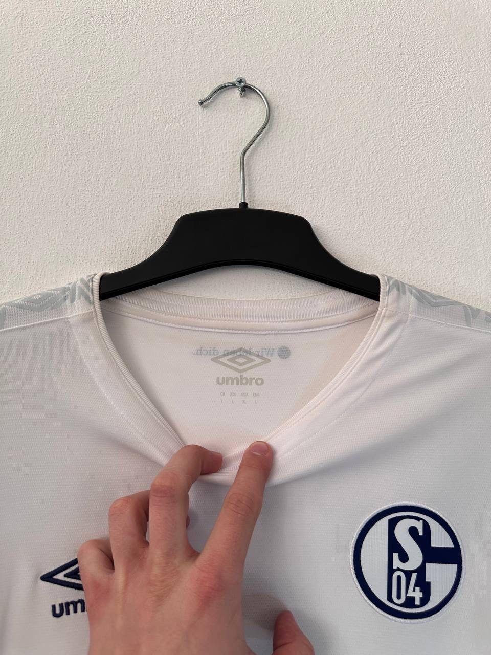 Umbro FC Schalke 04 Away Soccer Jersey Umbro Gazprom Serdar #8 Size US L / EU 52-54 / 3 - 6 Thumbnail