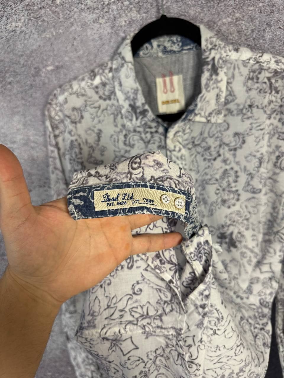 Diesel × Diesel Black Gold × Vintage Vintage Diesel Rare Abstract Light Weight Men's Button Shirt Size US L / EU 52-54 / 3 - 13 Thumbnail