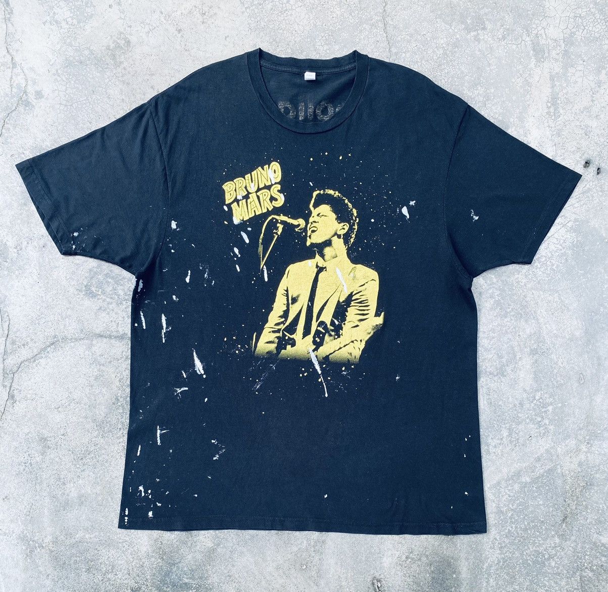 Band Tees Vintage Bruno Mars Hooligan Band Painter Tees Size US XXL / EU 58 / 5 - 1 Thumbnail