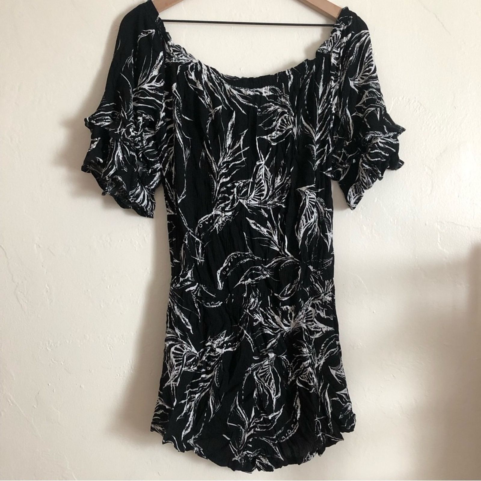 Other Kye Mi Black White Floral Short Sleeve Jumpsuit Romper Size 34" / US 12 / IT 48 - 8 Thumbnail