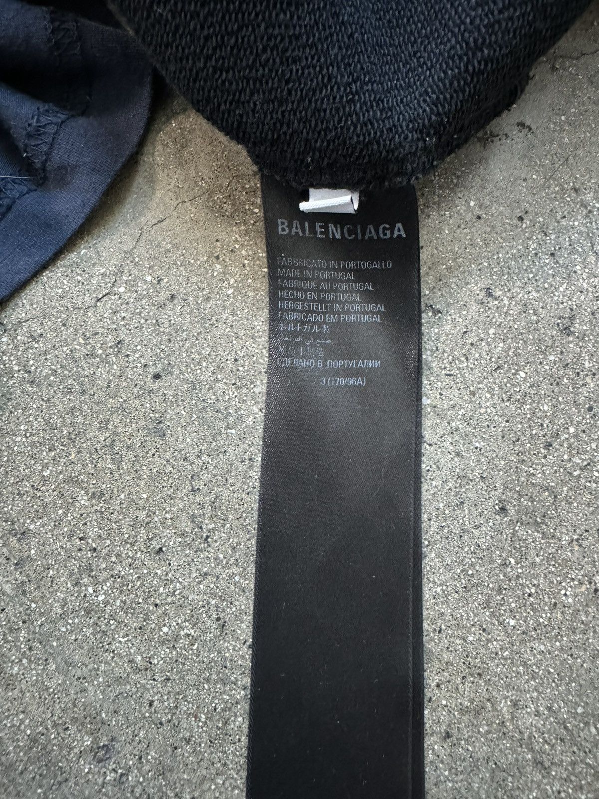 Balenciaga Balenciaga “BE DIFFERENT” Hoodie Size US L / EU 52-54 / 3 - 6 Thumbnail