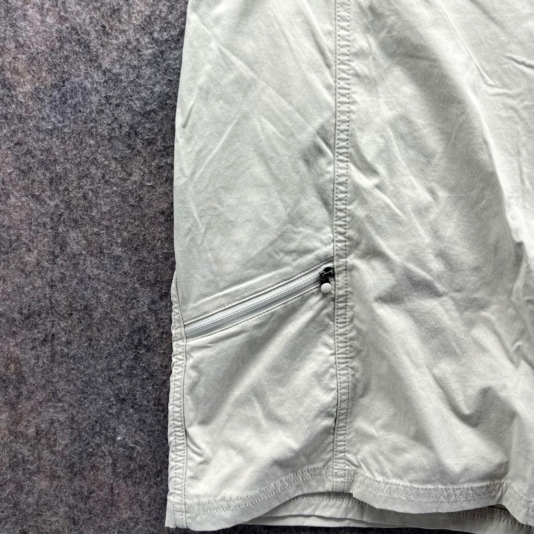 Vintage VINTAGE? No. LL Bean Skirt Women 14 Ladies Khaki Skort Tan Beige Nylon Spandex Hiking Zip Size 36" / US 14 / IT 50 - 3 Thumbnail