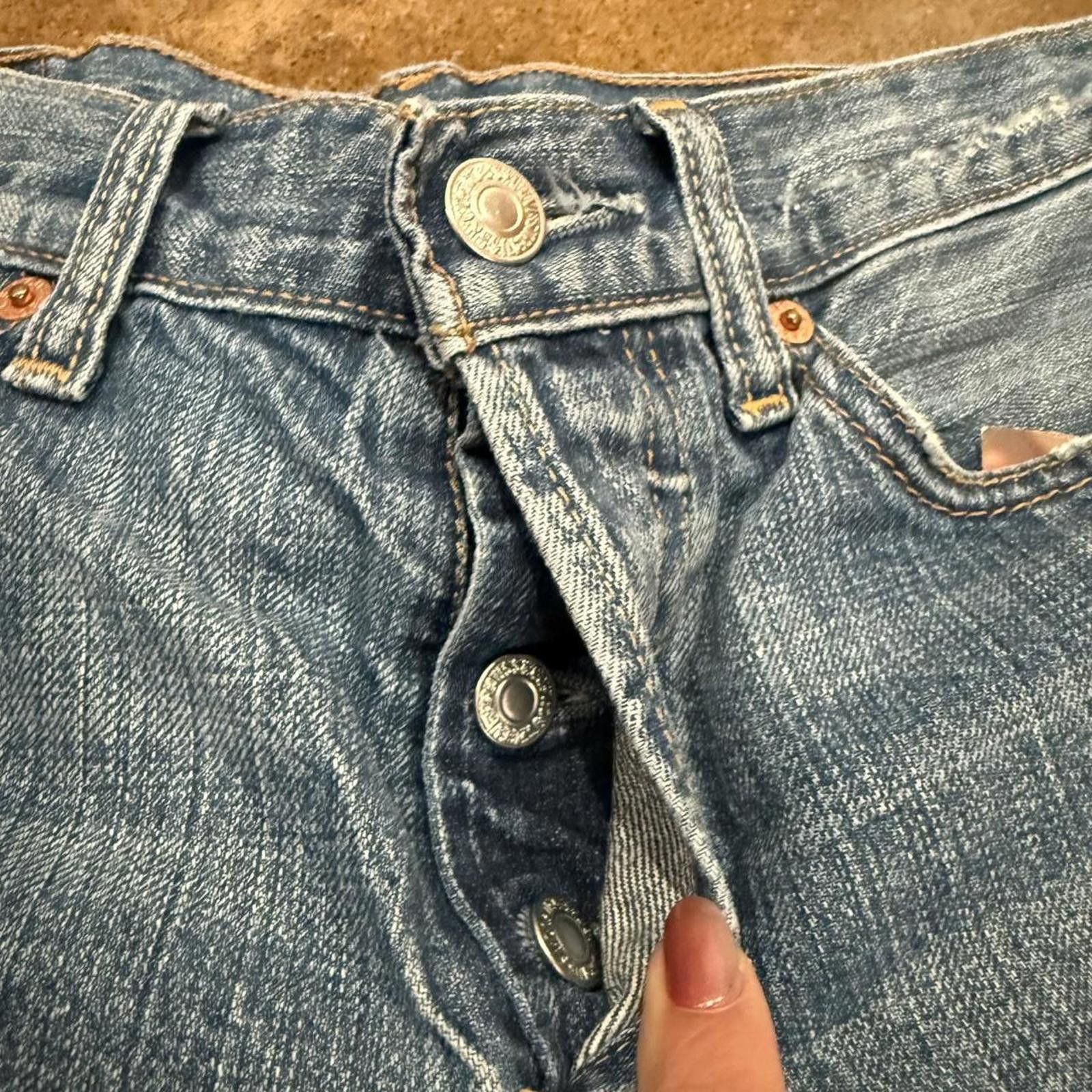 Levi's Medium Wash Button Fly Rip Knee Levi's Size US 29 - 3 Thumbnail