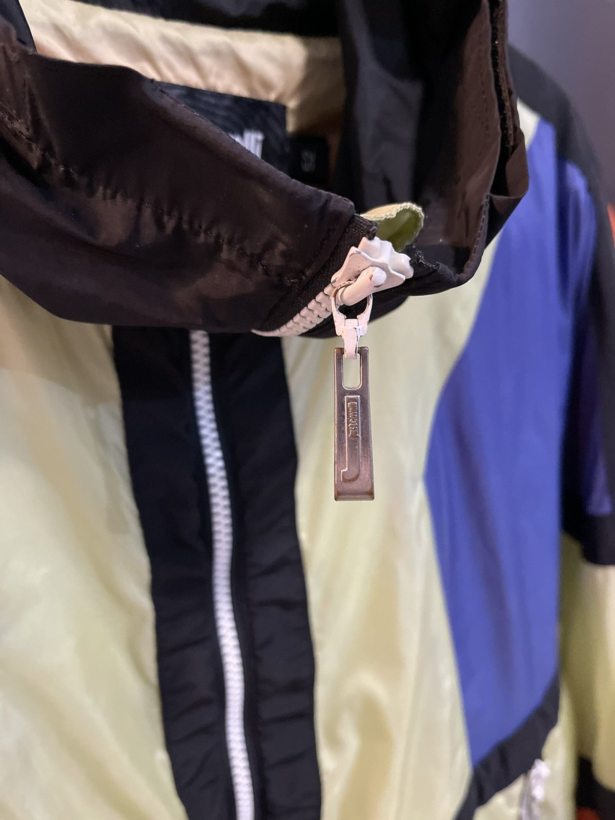 Just Cavalli Just Cavalli Colorblock Packable Hood Windbreaker Jacket Size US M / EU 48-50 / 2 - 6 Thumbnail