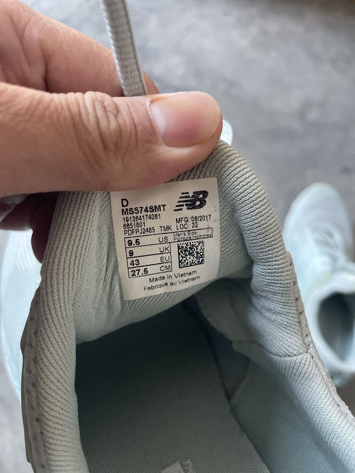 New Balance New Balance 574 Size US 9.5 / EU 42-43 - 6 Thumbnail