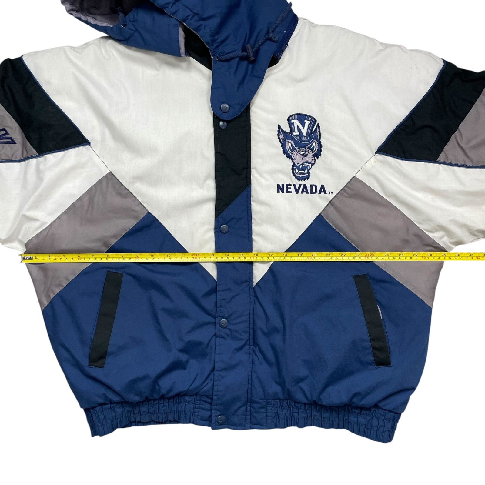 NCAA VTG 90s NCAA NEVADA WOLFPACK PRO PLAYER HOODED PUFFER JACKET Size US XL / EU 56 / 4 - 10 Thumbnail