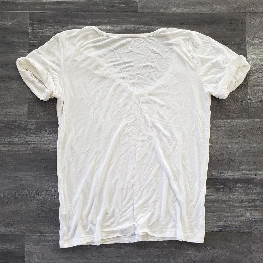 Shein White SHEIN Classic Vneck Short Sleeve Size M / US 6-8 / IT 42-44 - 2 Thumbnail