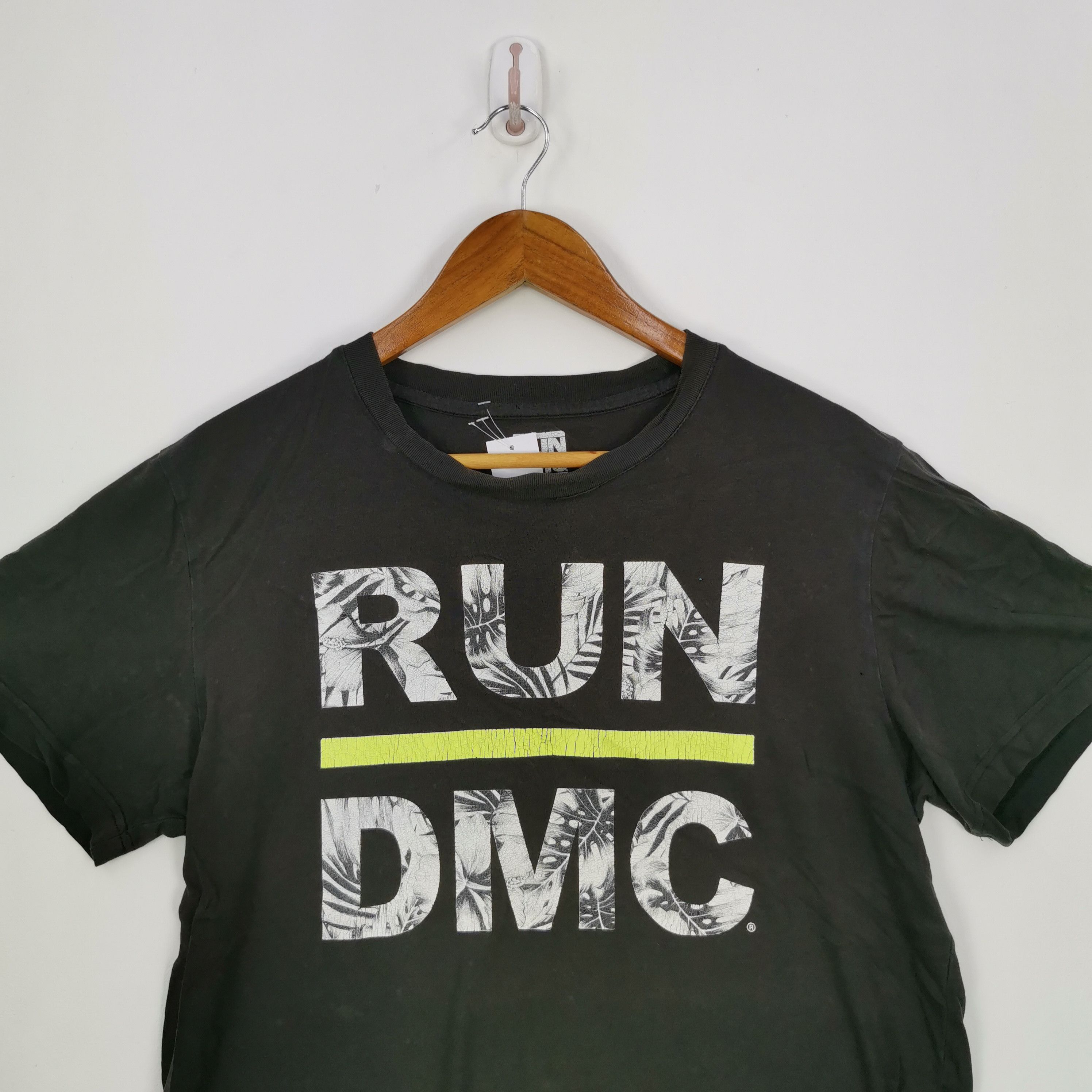 Band Tees Vintage Y2K Run DMC T-Shirt Crewneck Rap Crewneck Tees Size US M / EU 48-50 / 2 - 2 Thumbnail