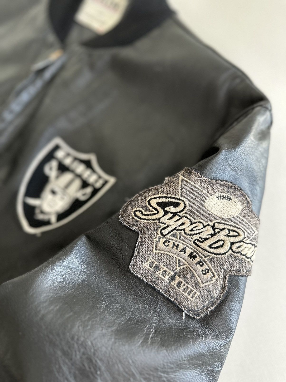 NFL × Vintage Crazy Vintage 80s Oakland Raiders Super Bowl Leather Jacket Size US L / EU 52-54 / 3 - 7 Thumbnail