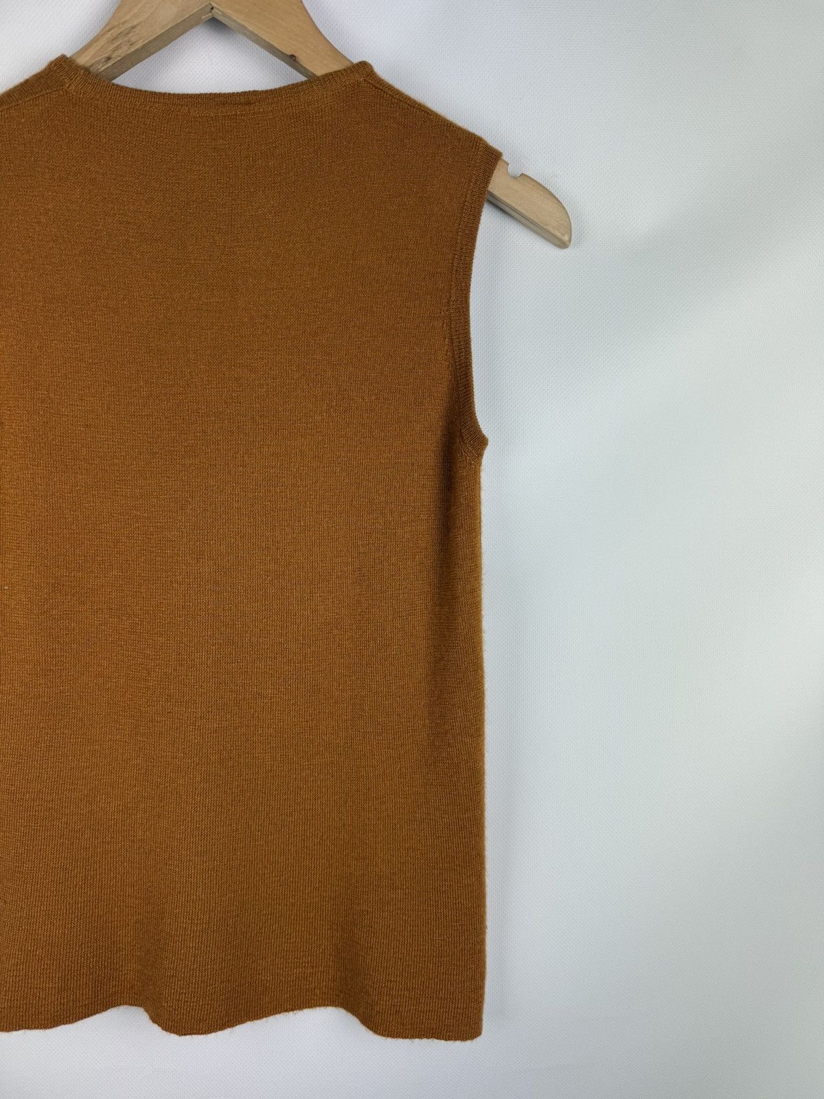 Prada Prada Ladies Sleeveless Cashmere Vest Sweater Size IT 46 Size L / US 10 / IT 46 - 14 Thumbnail