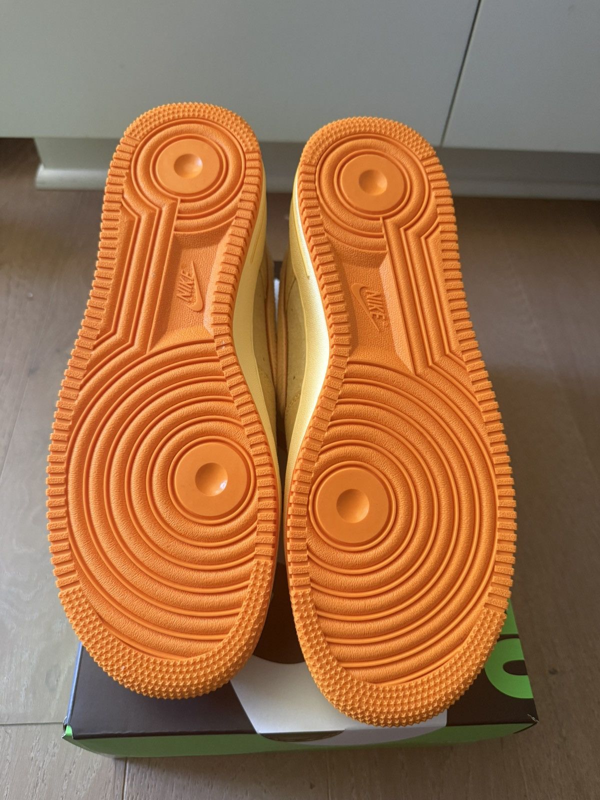 Nike Size 10.5 - NIKE AIR FORCE 1 DOAF OREGON EGG OR DUCK PE Size US 10.5 / EU 43-44 - 9 Thumbnail