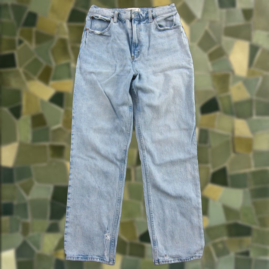 Abercrombie & Fitch Abercrombie & Fitch Light Wash Denim The 90s Straight Ultra High Rise Jean 28/6s Size 28" / US 6 / IT 42 - 1 Thumbnail