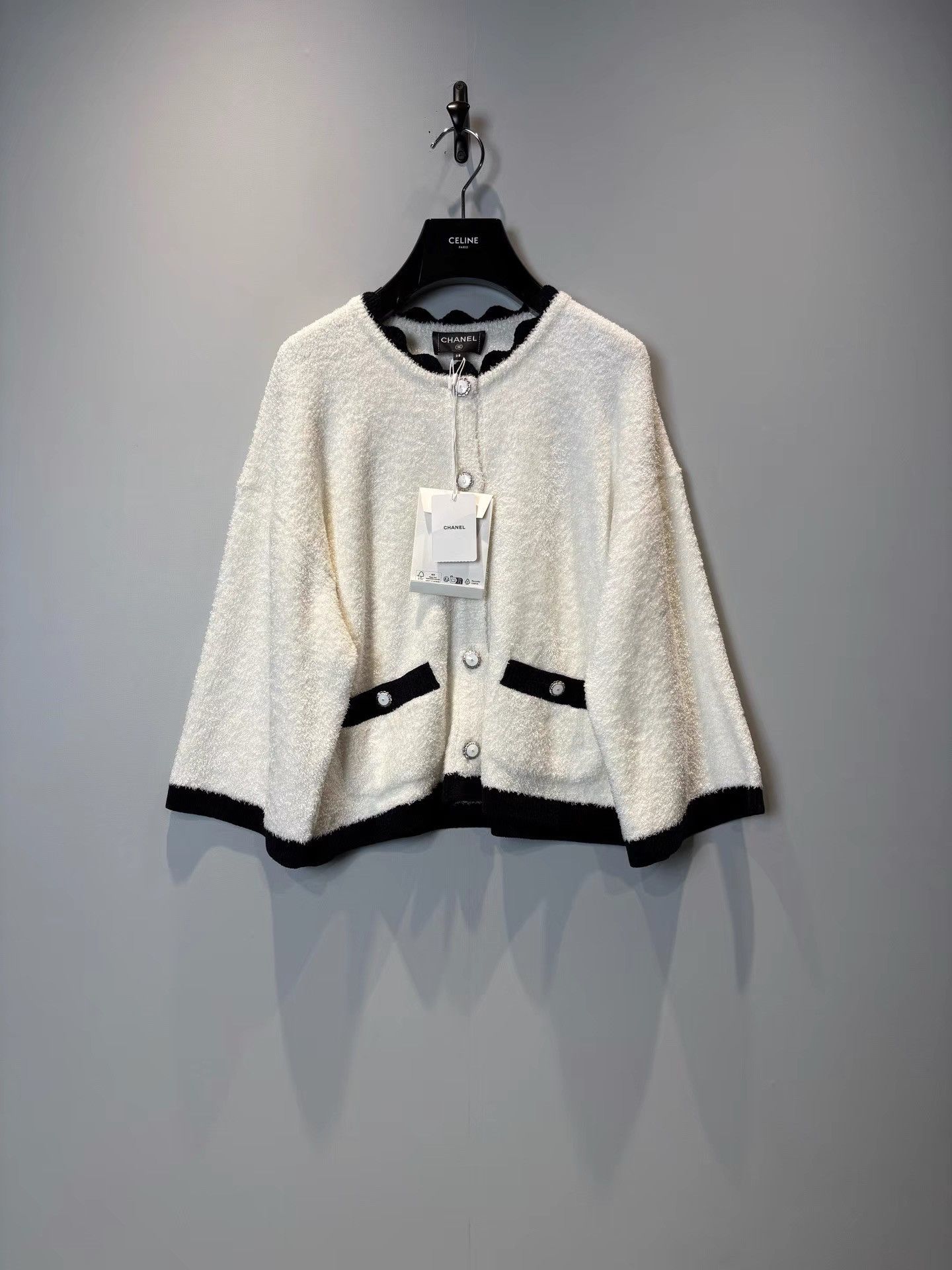 Chanel Chanel 26C White Lace Terry Cloth Cardigan K36 Size XS / US 0-2 / IT 36-38 - 1 Thumbnail