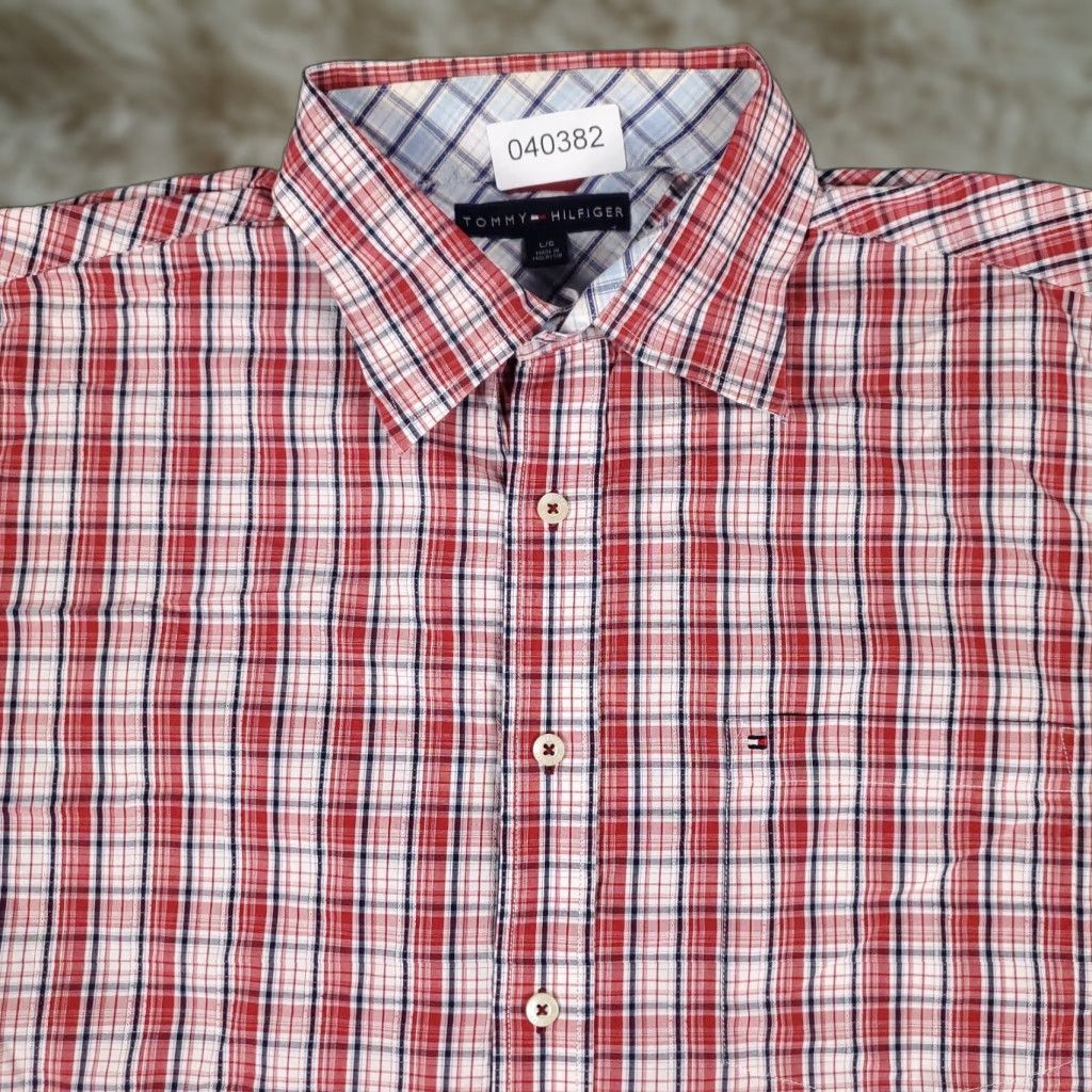 Tommy Hilfiger Tommy Hilfiger Red Plaid Button-Up Shirt Mens Large Short Sleeve Classic Size US L / EU 52-54 / 3 - 1 Thumbnail
