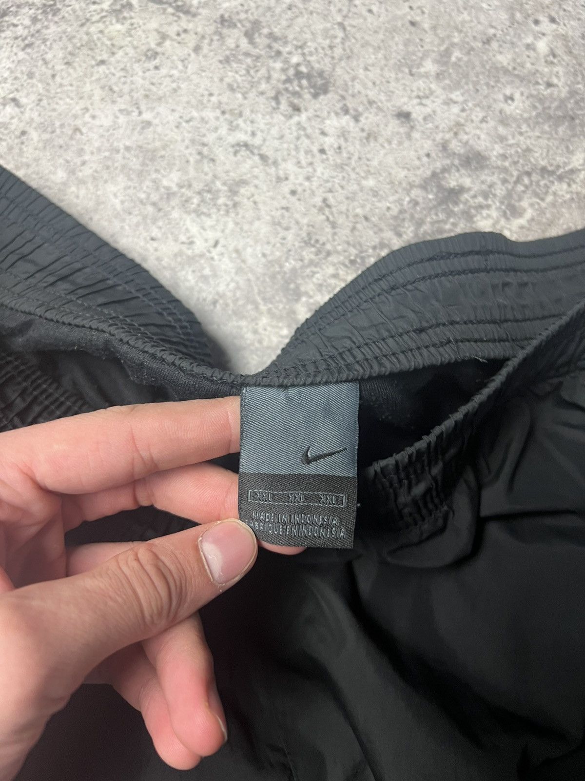 Nike Vintage Nike nylon pants in black with swoosh mens XL 00s Size US 34 / EU 50 - 10 Thumbnail