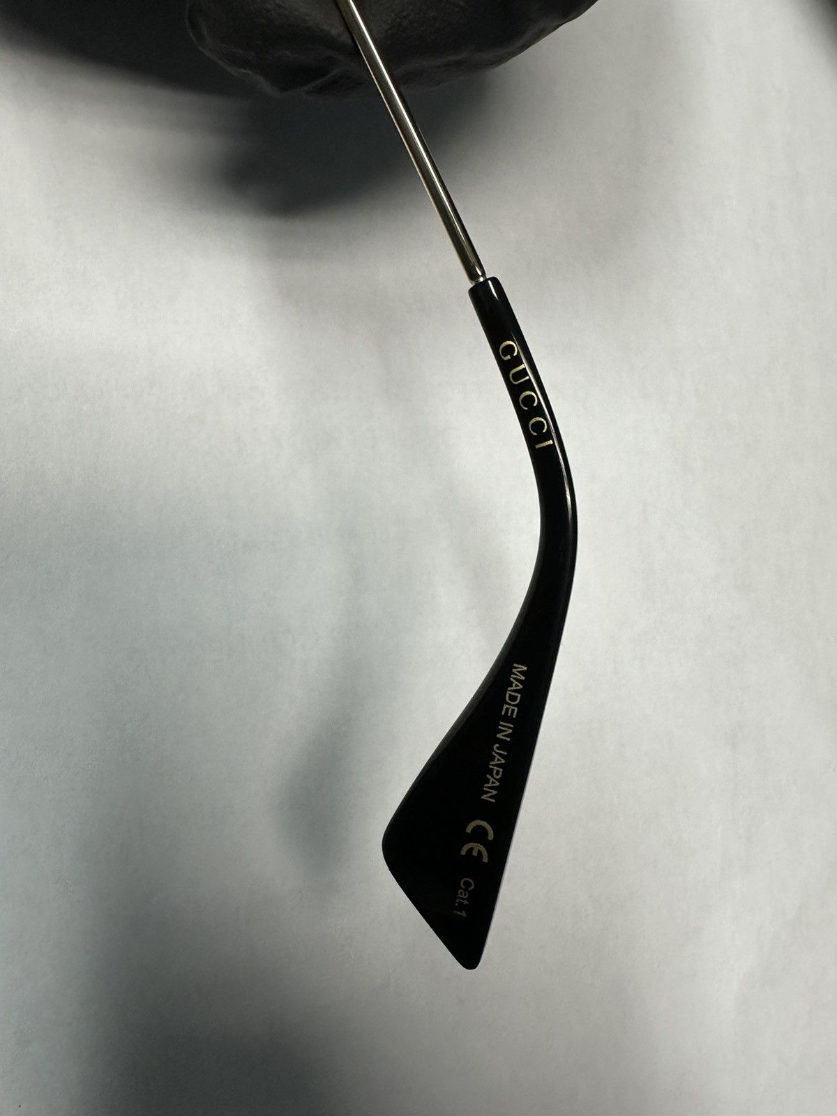 Gucci Gucci Black and White Round Light Tint Sunglasses Size ONE SIZE - 6 Thumbnail
