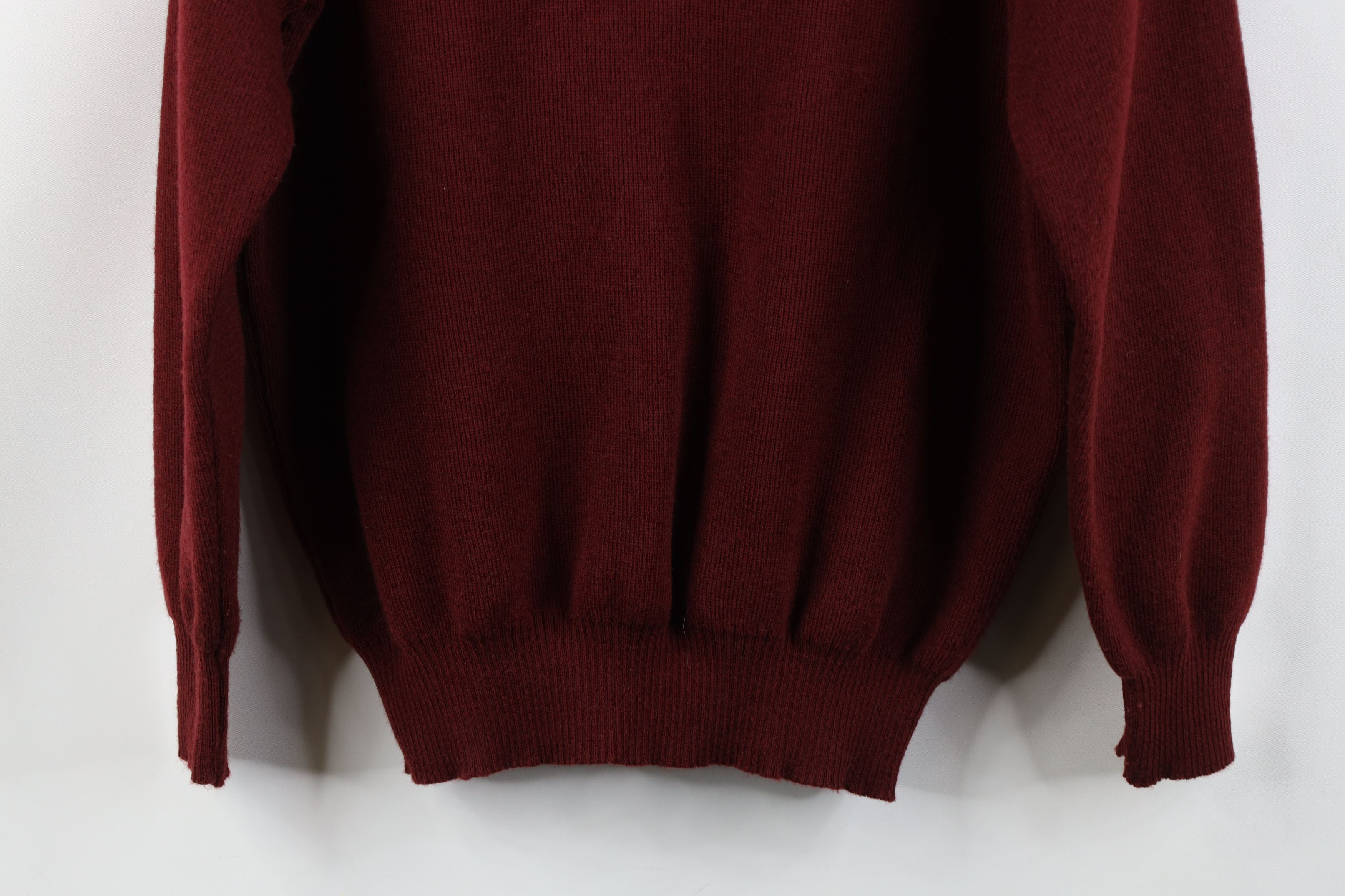 Vintage Vintage 70s 80s Golf Club England Knit V-Neck Sweater Red Size US L / EU 52-54 / 3 - 14 Thumbnail