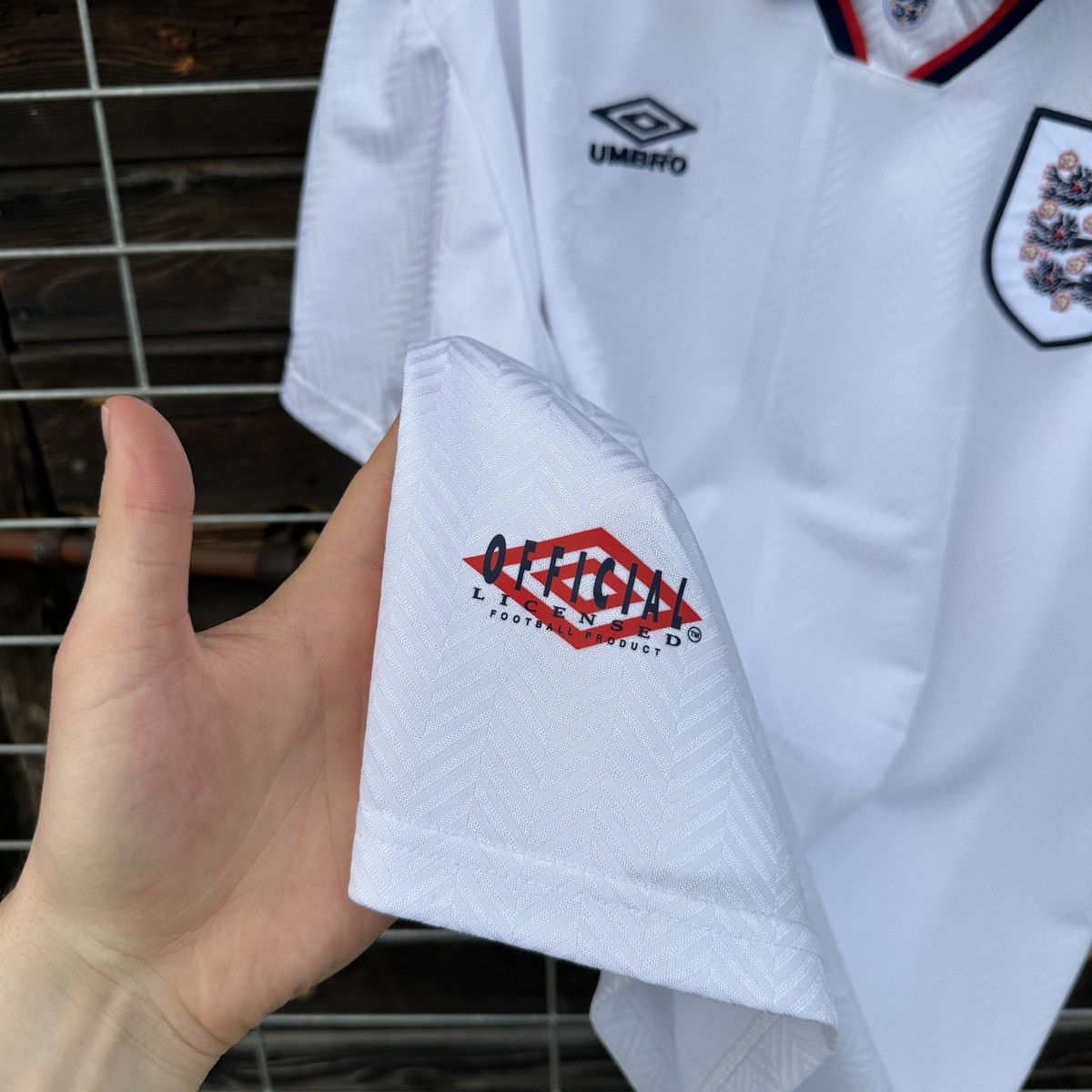 Umbro 1993/1995 England Umbro Soccer Jersey Vintage Home Shirt Size US L / EU 52-54 / 3 - 11 Thumbnail