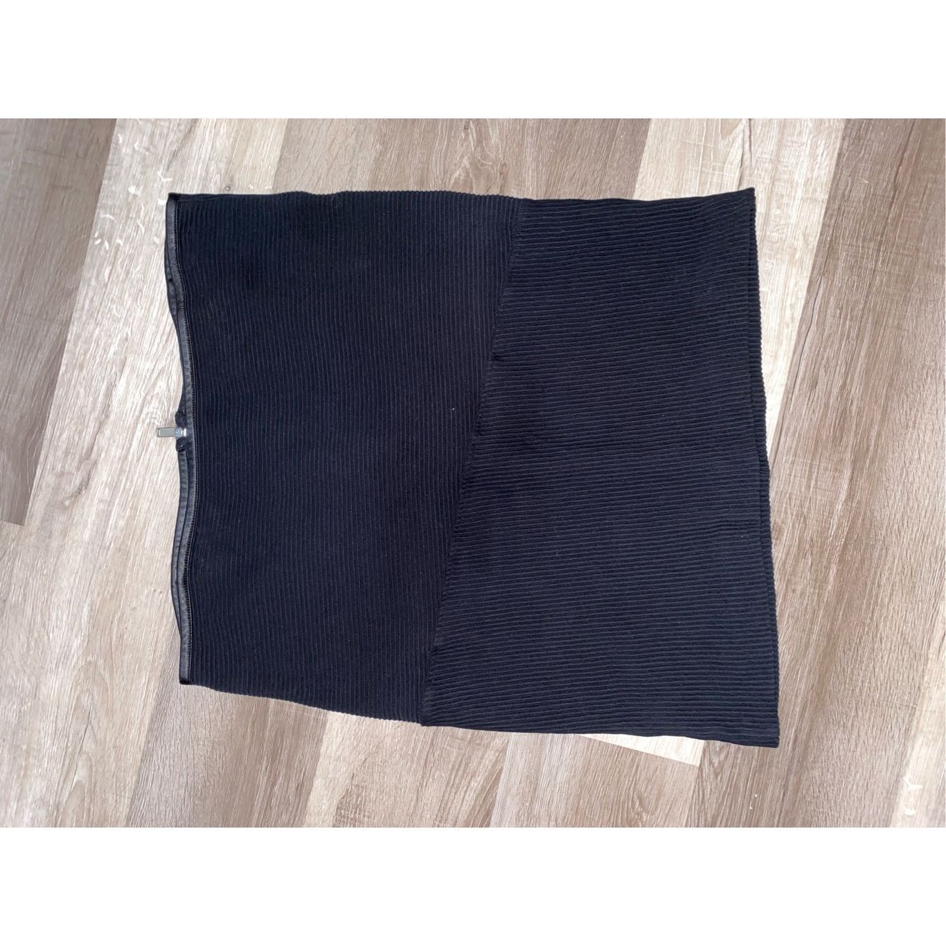 Saint Alfred Saint Tropez Black Ribbed Mini Skirt, Size Large Size 38" / US 16 / IT 52 - 4 Thumbnail