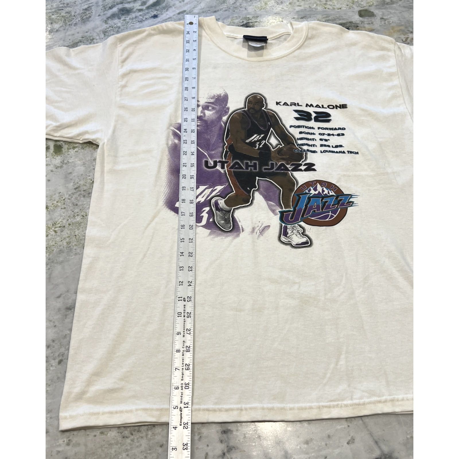 NBA VINTAGE Utah Jazz T Shirt Men XL Karl Malone Double Sided Bright Graphic Print NBA Shirt Men XL White 1990s Graphic Tee Mens NBA Sportswear/Beach Size US XL / EU 56 / 4 - 6 Thumbnail