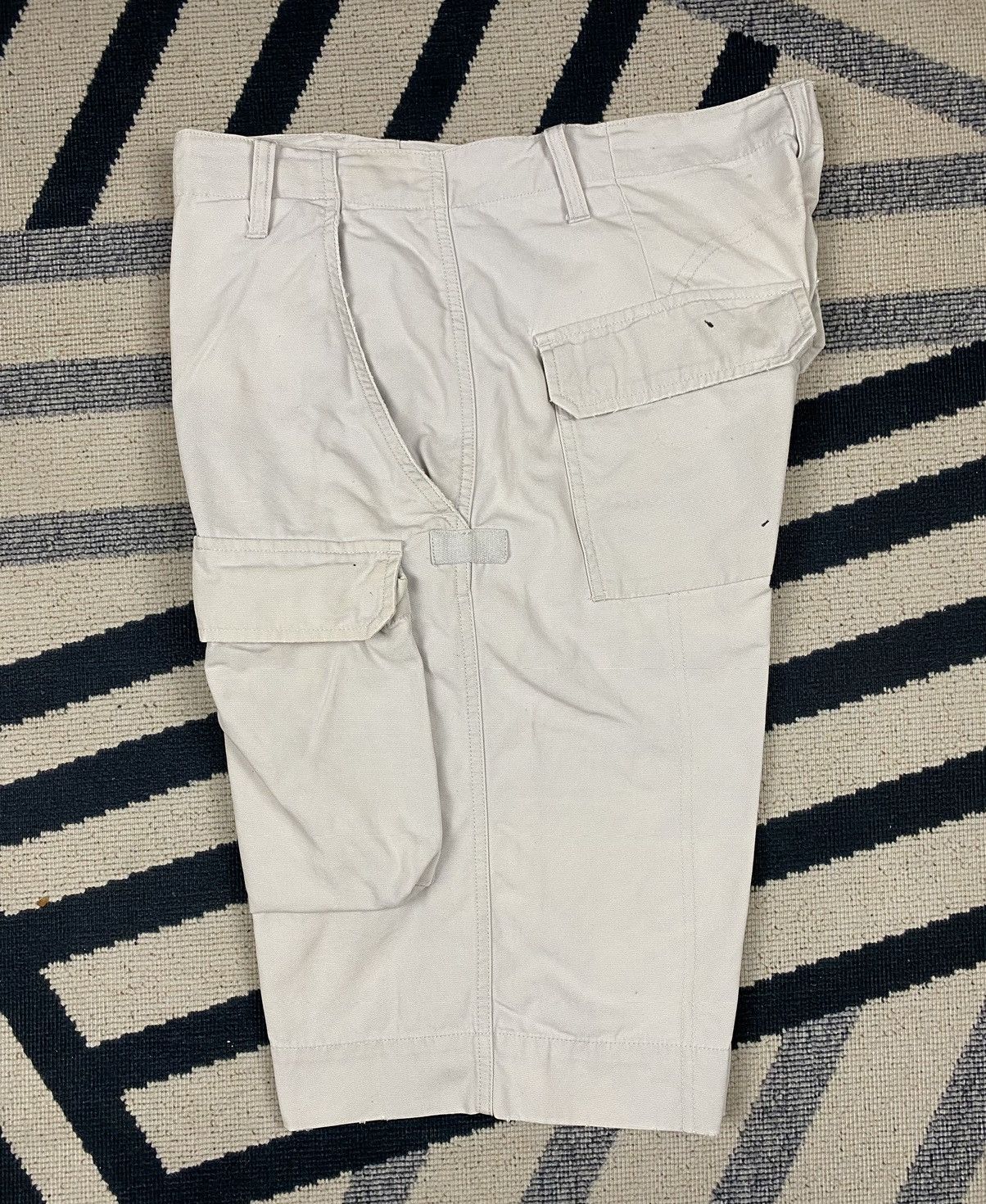 Armani Exchange Pre-loved Armani Exchange White Cargo Shorts Size US 30 / EU 46 - 9 Thumbnail