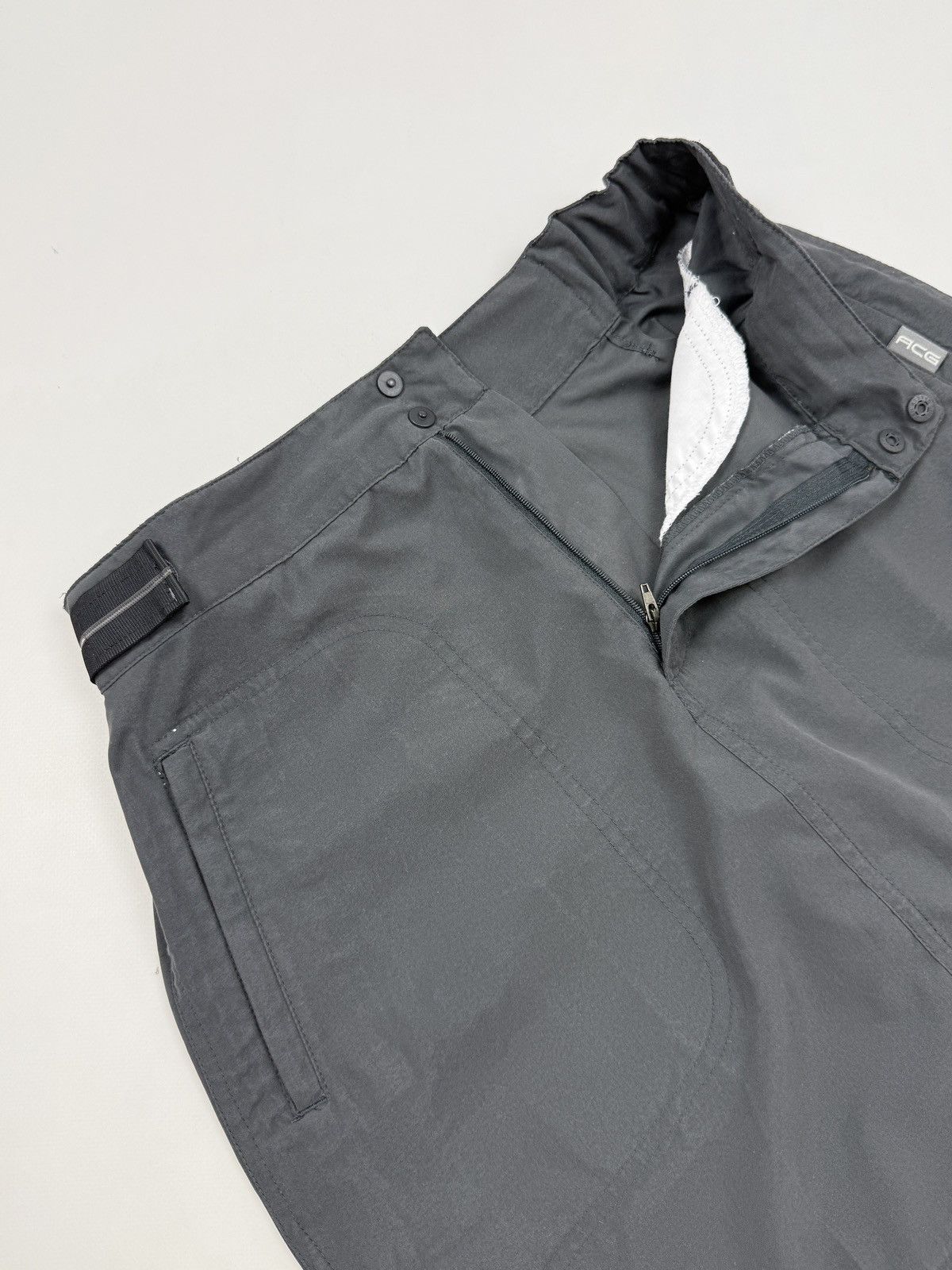 Nike ACG Y2K Vintage Nike ACG Gray Nylon Cargo Mini Skirt M Size 28" / US 6 / IT 42 - 3 Thumbnail
