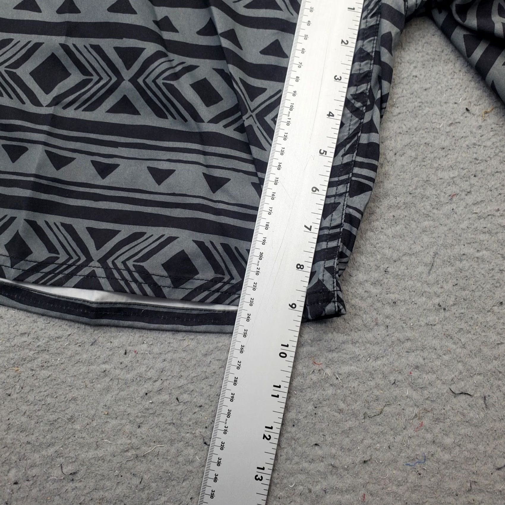 Life is Good Life is Good Mens Board Shorts 40 Multicolor Pattern High Rise Drawstring Waist Mens Size 40 Multicolor Pattern Geometry Outdoor Men Size US 40 / EU 56 - 5 Thumbnail