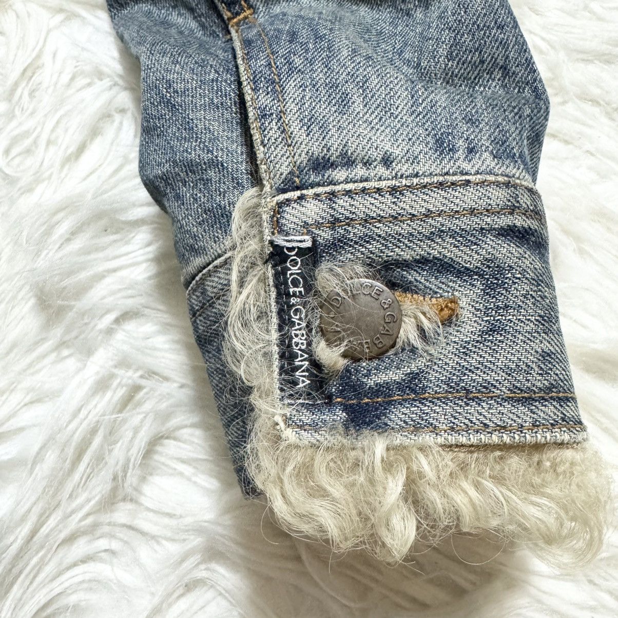 Dolce & Gabbana Dolce & Gabbana fur-lined denim blouson jacket Size US S / EU 44-46 / 1 - 17 Thumbnail