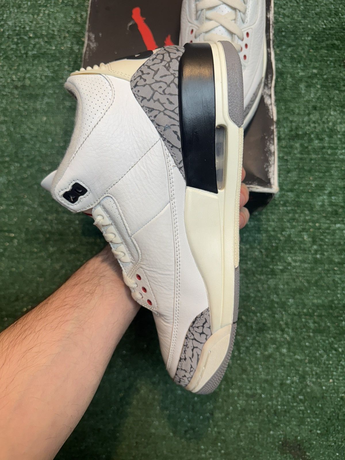 Jordan Brand Jordan Retro 3 White Cement Reimagined Size 9 Size US 9 / EU 42 - 3 Thumbnail