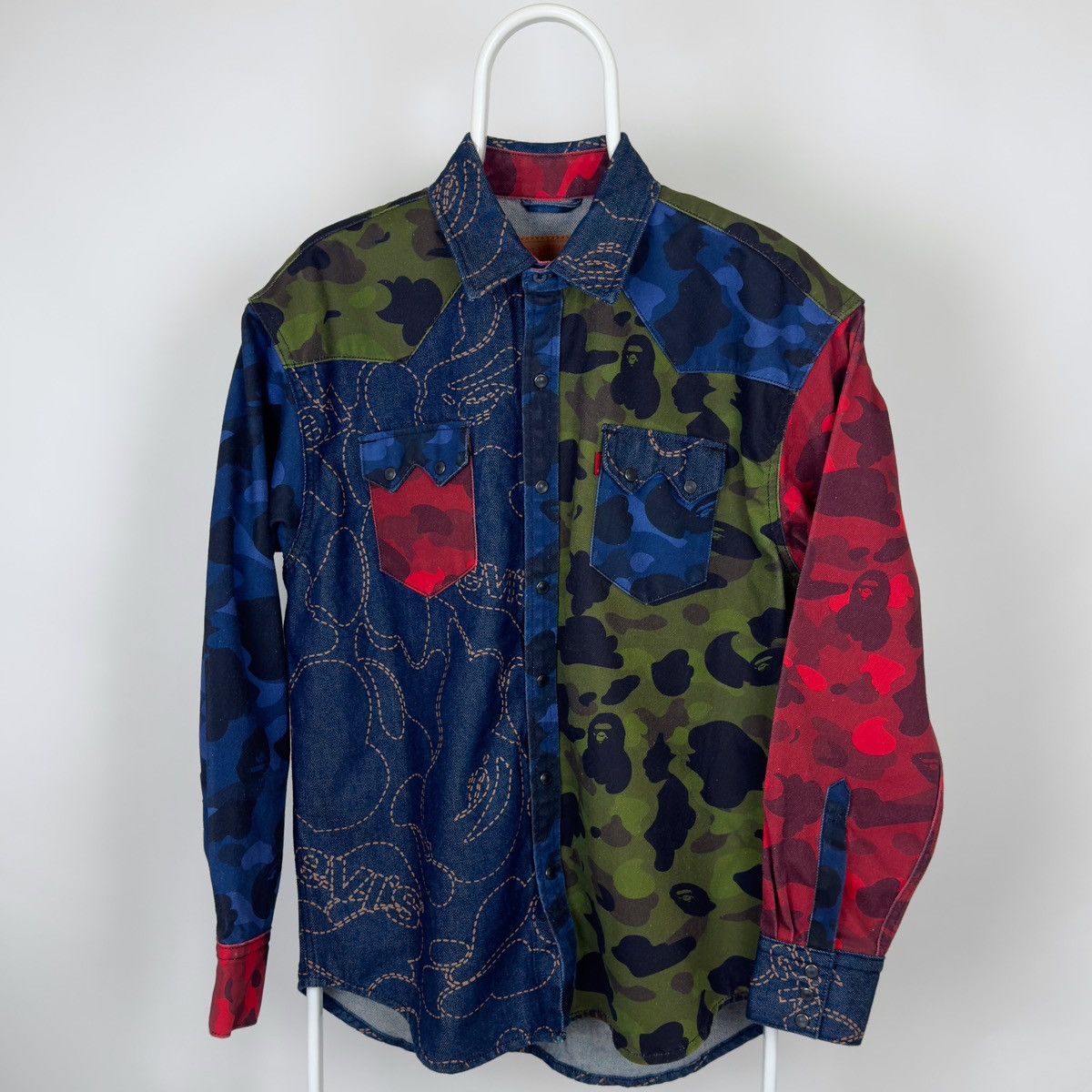 Bape × Levi's Bape x Levi’s Camo Trucker Jacket Multicolor 2021 Size US L / EU 52-54 / 3 - 2 Thumbnail