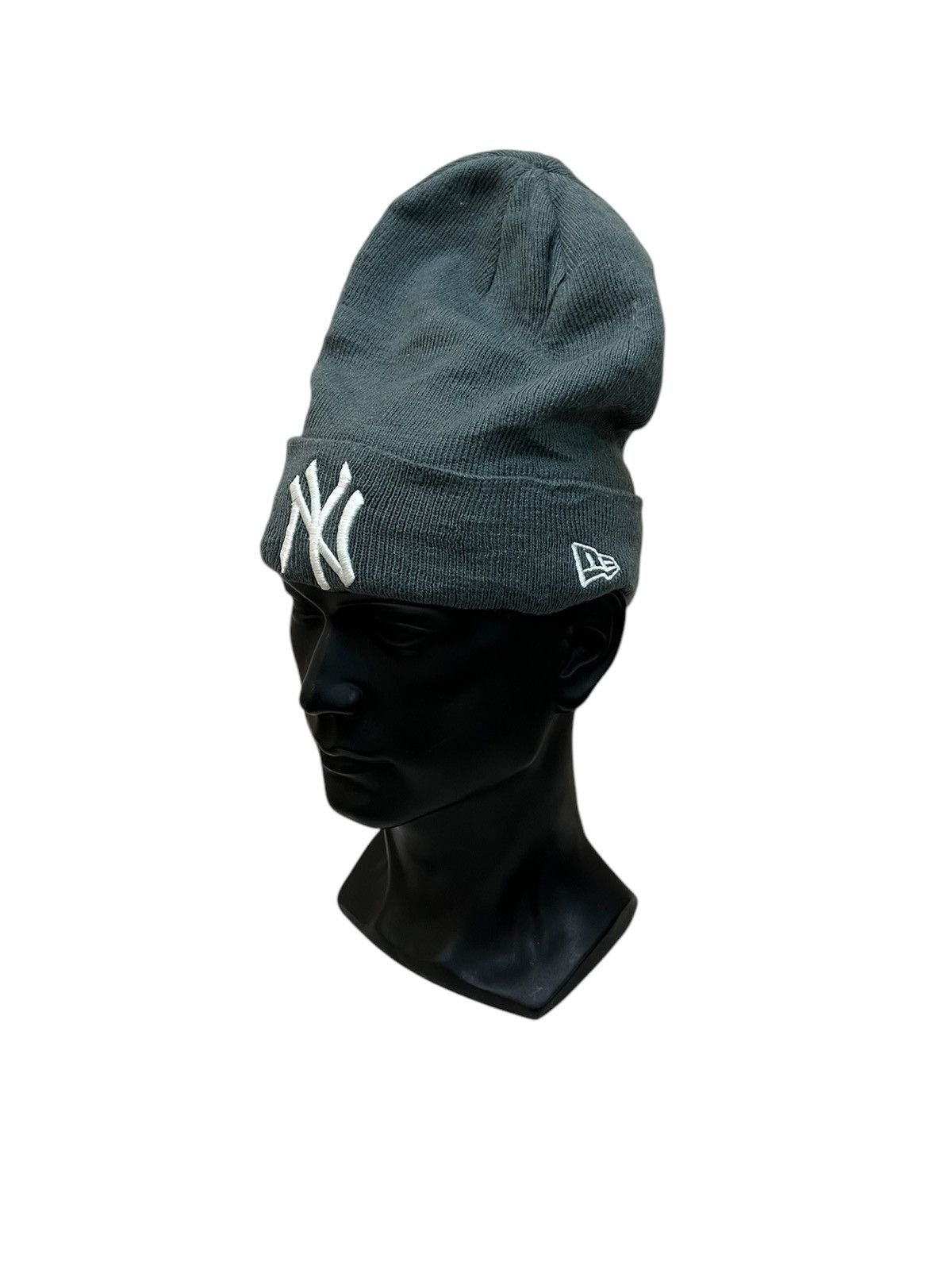 New Era × Palace Palace New Era Peak Beanie | Grailed