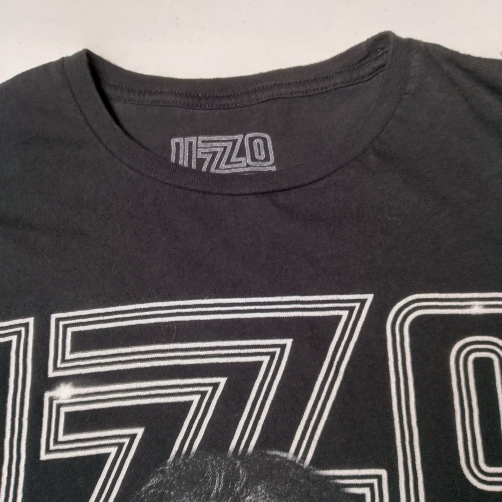 Rizzoli VINTAGE Lizzo Shirt XL The Special Tour 2023 Graphic Music Flute Singer Cotton Men's Size US XL / EU 56 / 4 - 8 Thumbnail