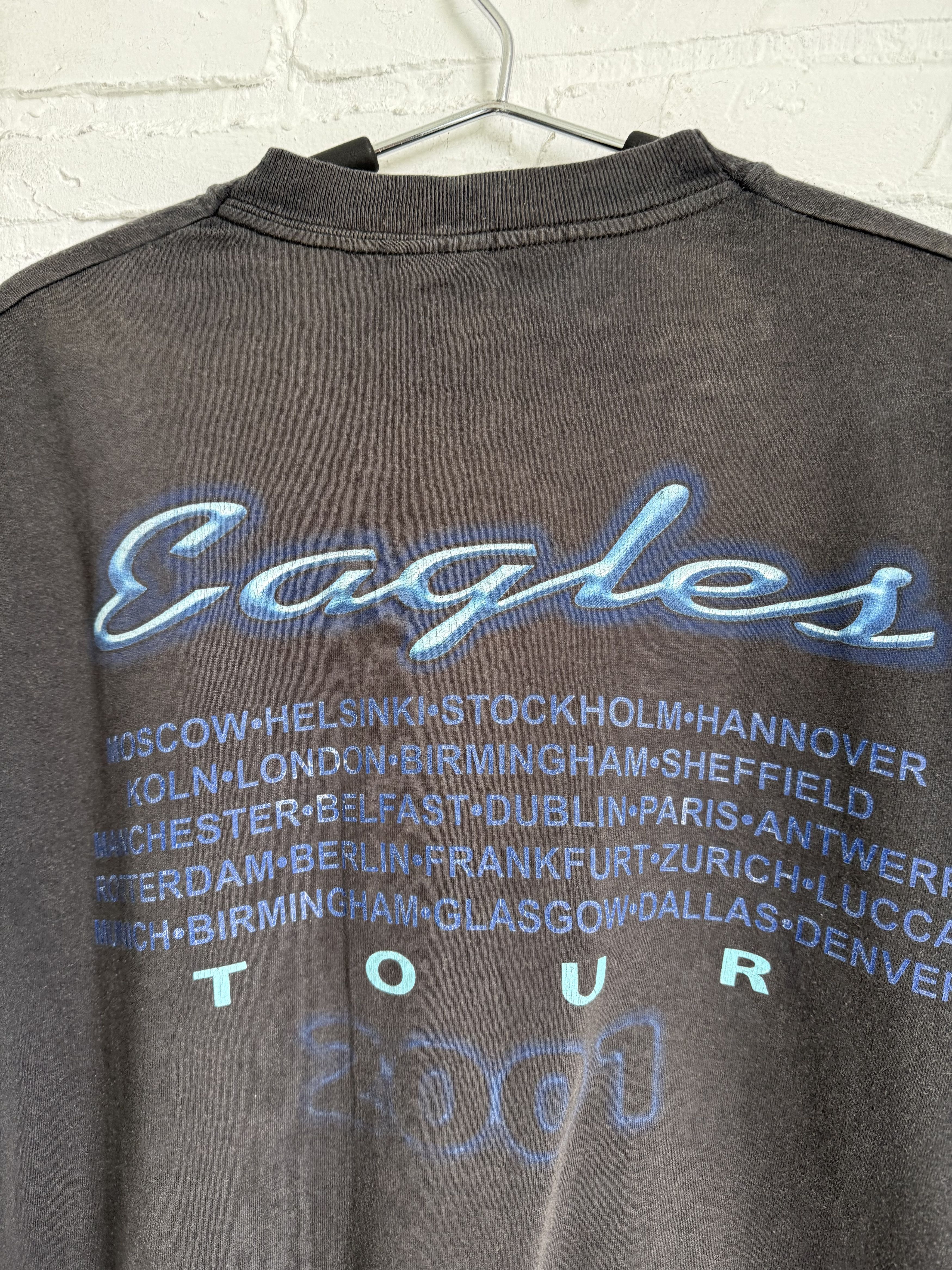Band Tees × Vintage Vintage Eagles Hotel California 2001 World Tour t-shirt Size US L / EU 52-54 / 3 - 8 Thumbnail