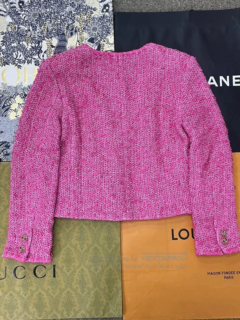 Chanel Chanel 21 early spring pink V-neck double C-button woven j Size XS / US 0-2 / IT 36-38 - 3 Thumbnail