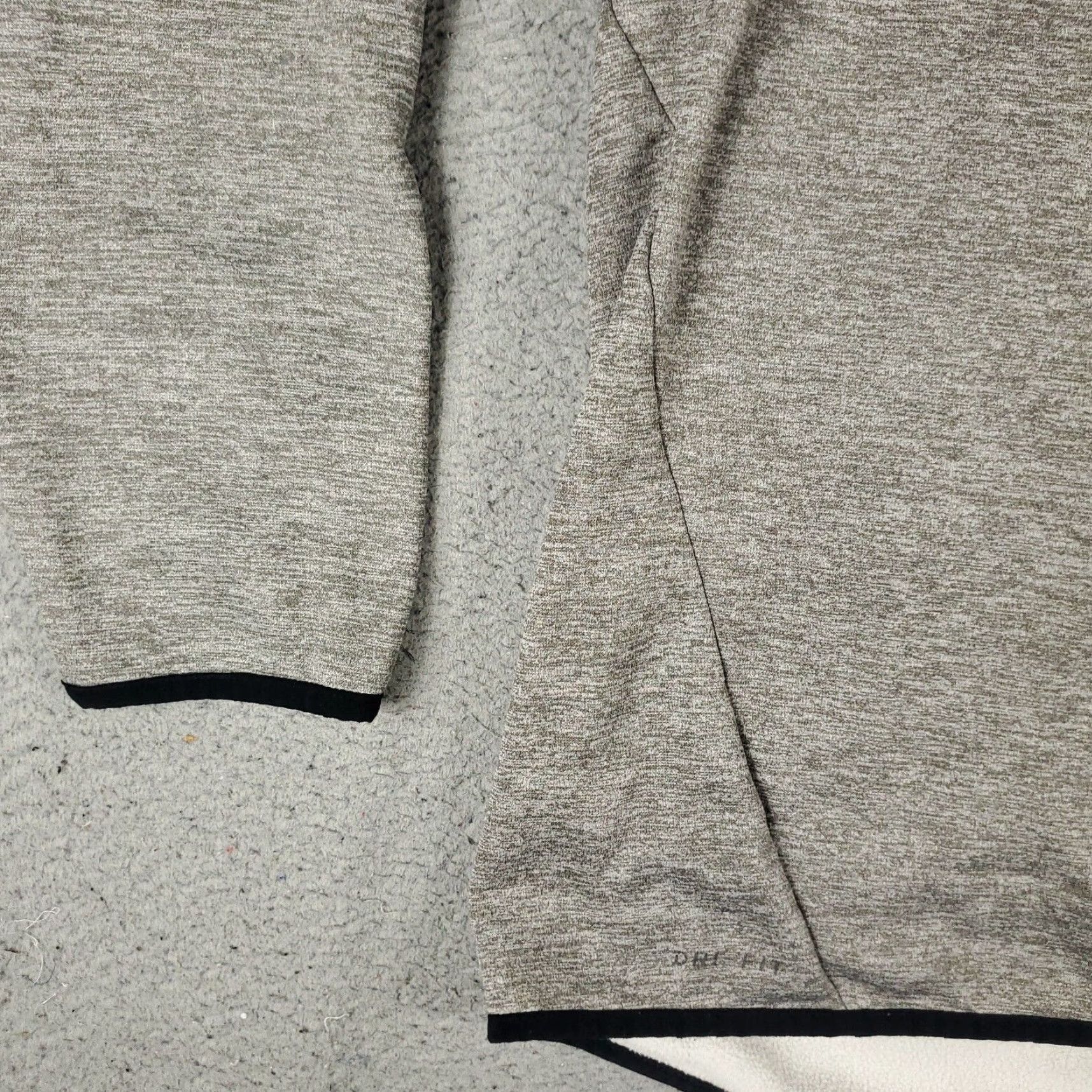 Nike Nike Sweatshirt Mens 2XL Gray Swoosh 1/4 Zip Pullover Mock Neck Long Sleeve Shirt Size US XXL / EU 58 / 5 - 3 Thumbnail