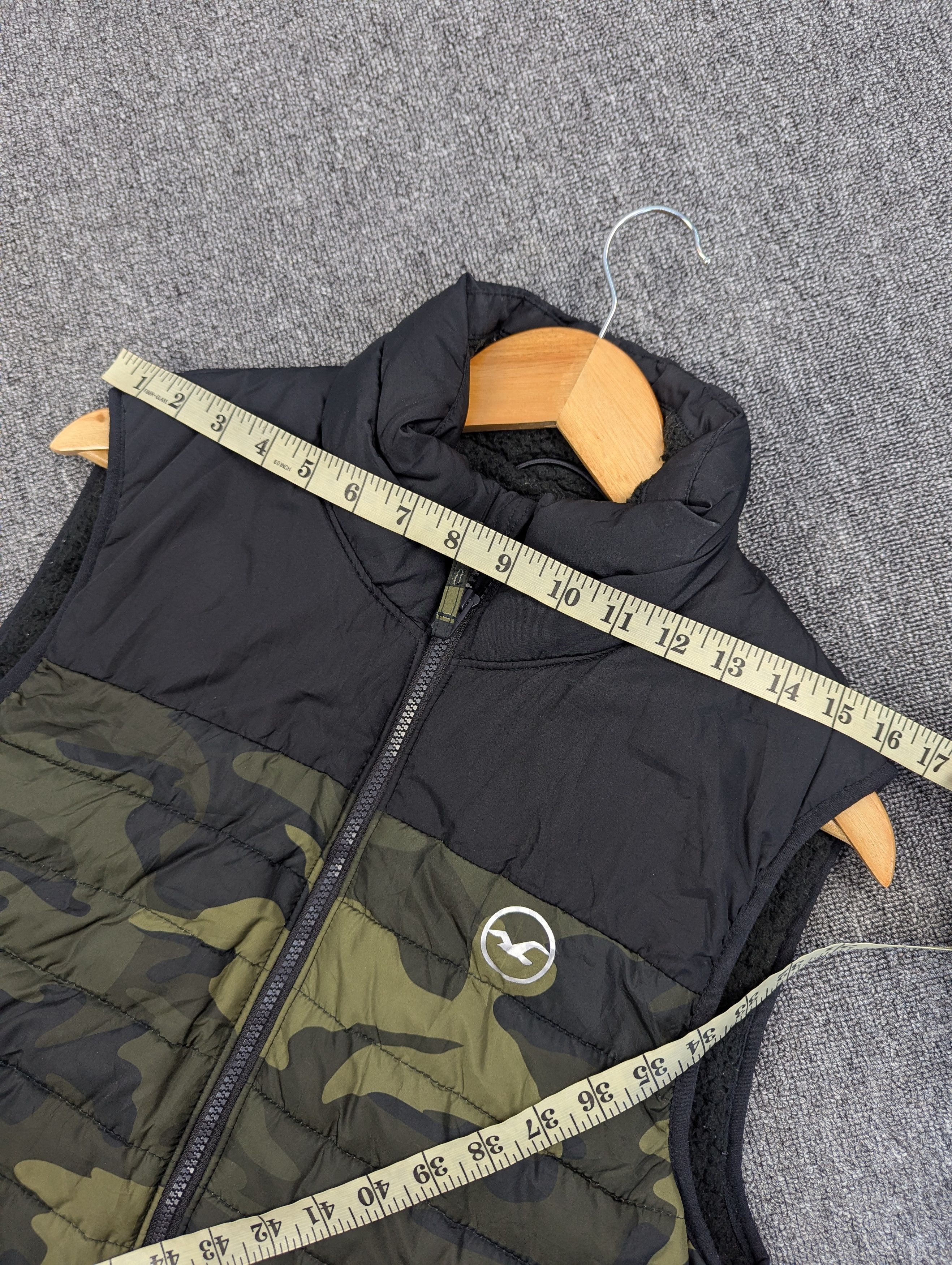 Hollister Hollister Camo Puffer Sherpa Lined Vest Jacket Size XS Size US XS / EU 42 / 0 - 18 Thumbnail