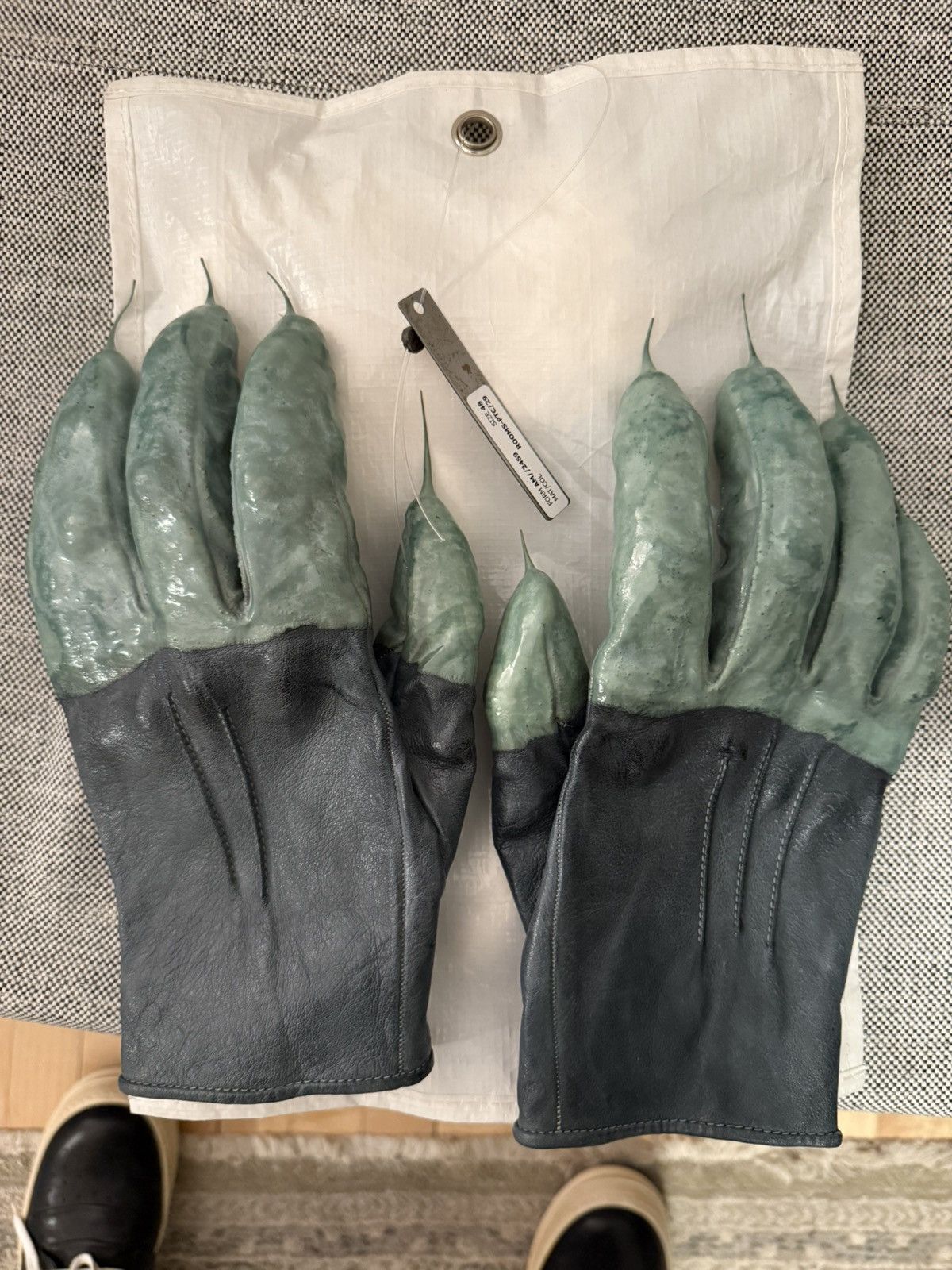 Carol Christian Poell Carol Christan Poell CCP Gloves sz1 Size ONE SIZE - 2 Thumbnail