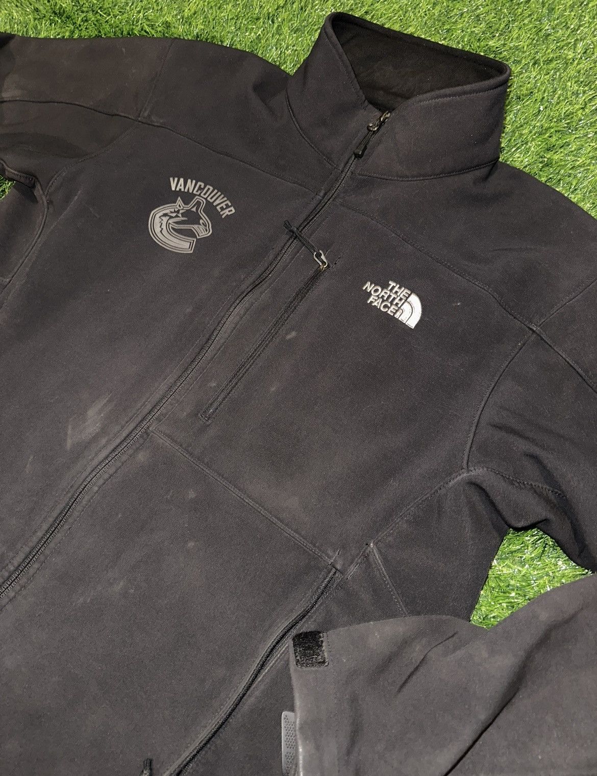 The North Face The North Face Nhl Vancouver Canucks Jacket Size Medium Size US M / EU 48-50 / 2 - 3 Thumbnail
