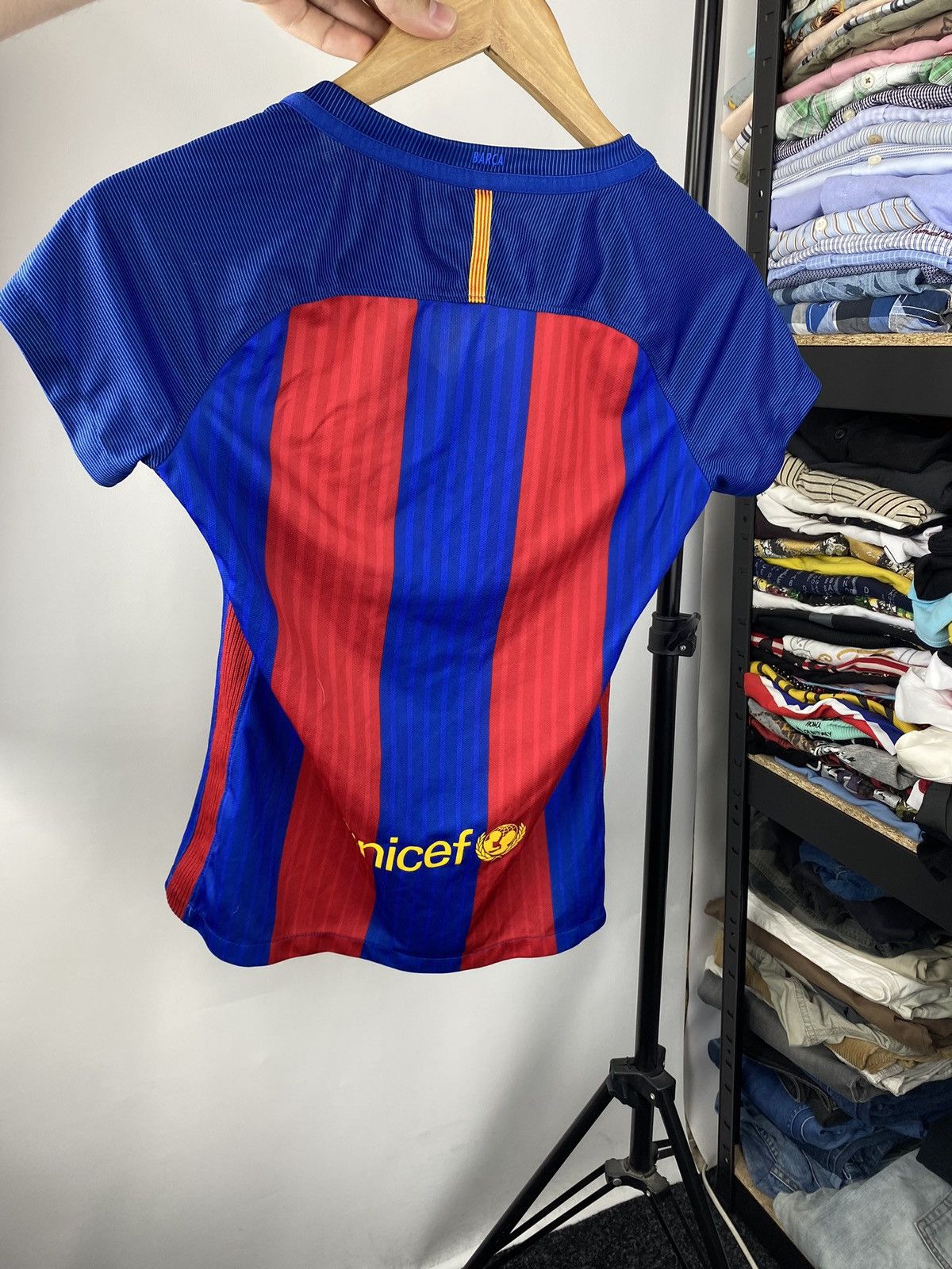 Nike × Vintage Nike FC Barcelona 2016-17 Stadium home shirt jersey by Nike Size S / US 4 / IT 40 - 7 Thumbnail