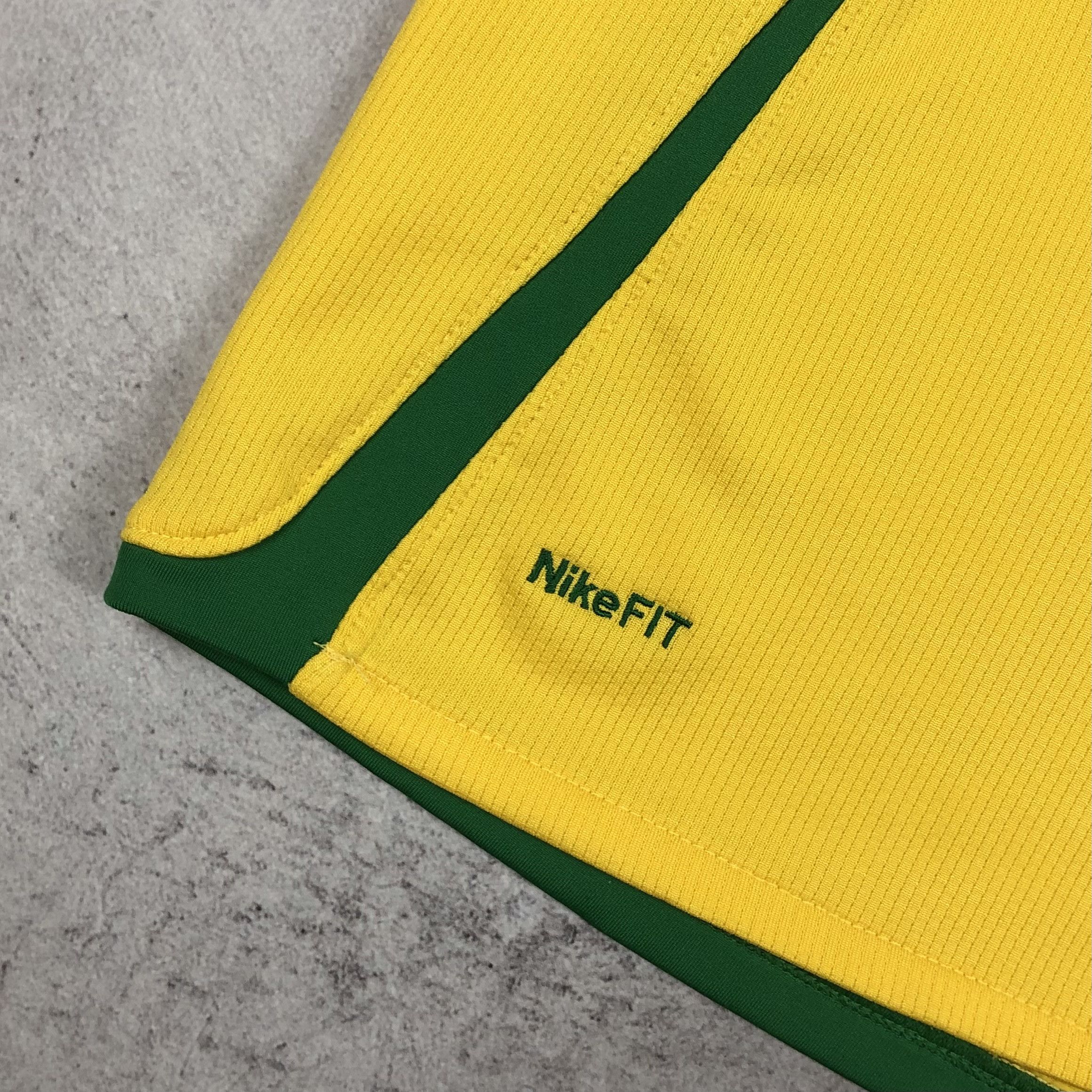 Nike Brazil 2008-2010 Nike Home Soccer Jersey youth XL Size US S / EU 44-46 / 1 - 17 Thumbnail