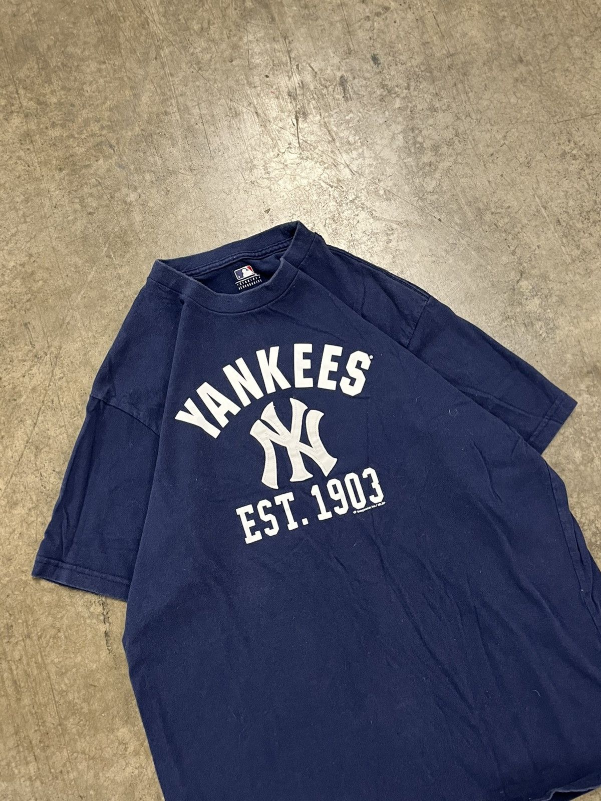 Vintage NY Yankees vintage tee shirt streetwear mlb sports baseball Size US L / EU 52-54 / 3 - 4 Thumbnail