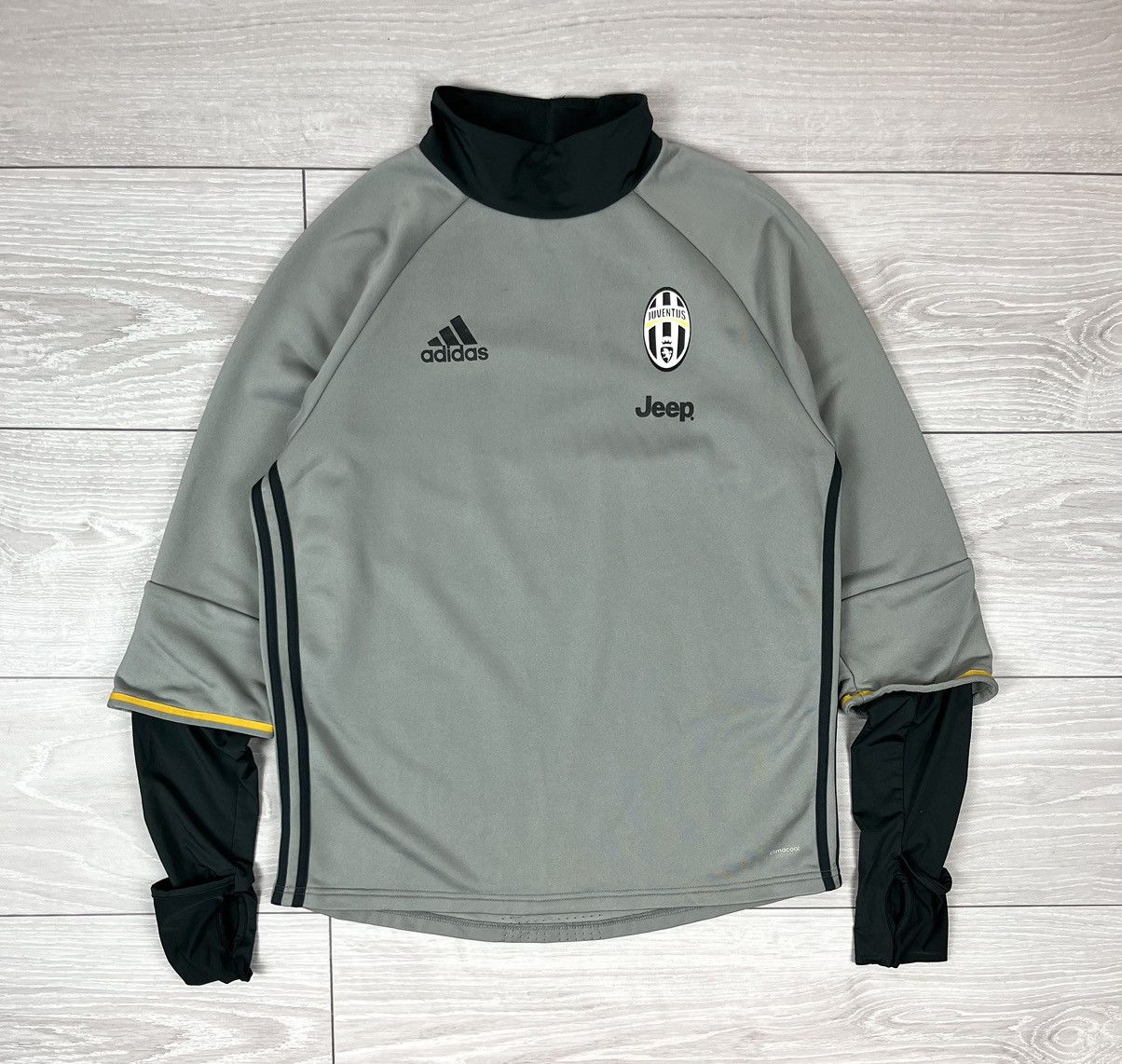 Adidas Adidas Juventus 2016 Training Grey Sweatshirt Jersey Size US L / EU 52-54 / 3 - 1 Thumbnail